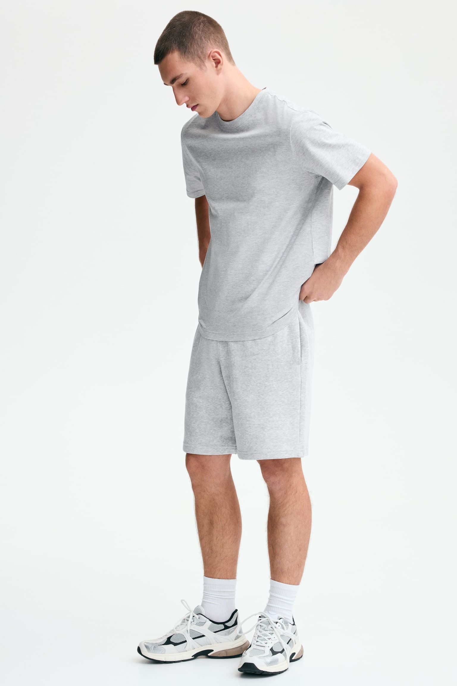 טישירט Regular Fit - אפור מלאנז'/לבן/ירוק-כחול כהה/שחור/אפור כהה/ירוק חאקי/כחול נייבי - 7