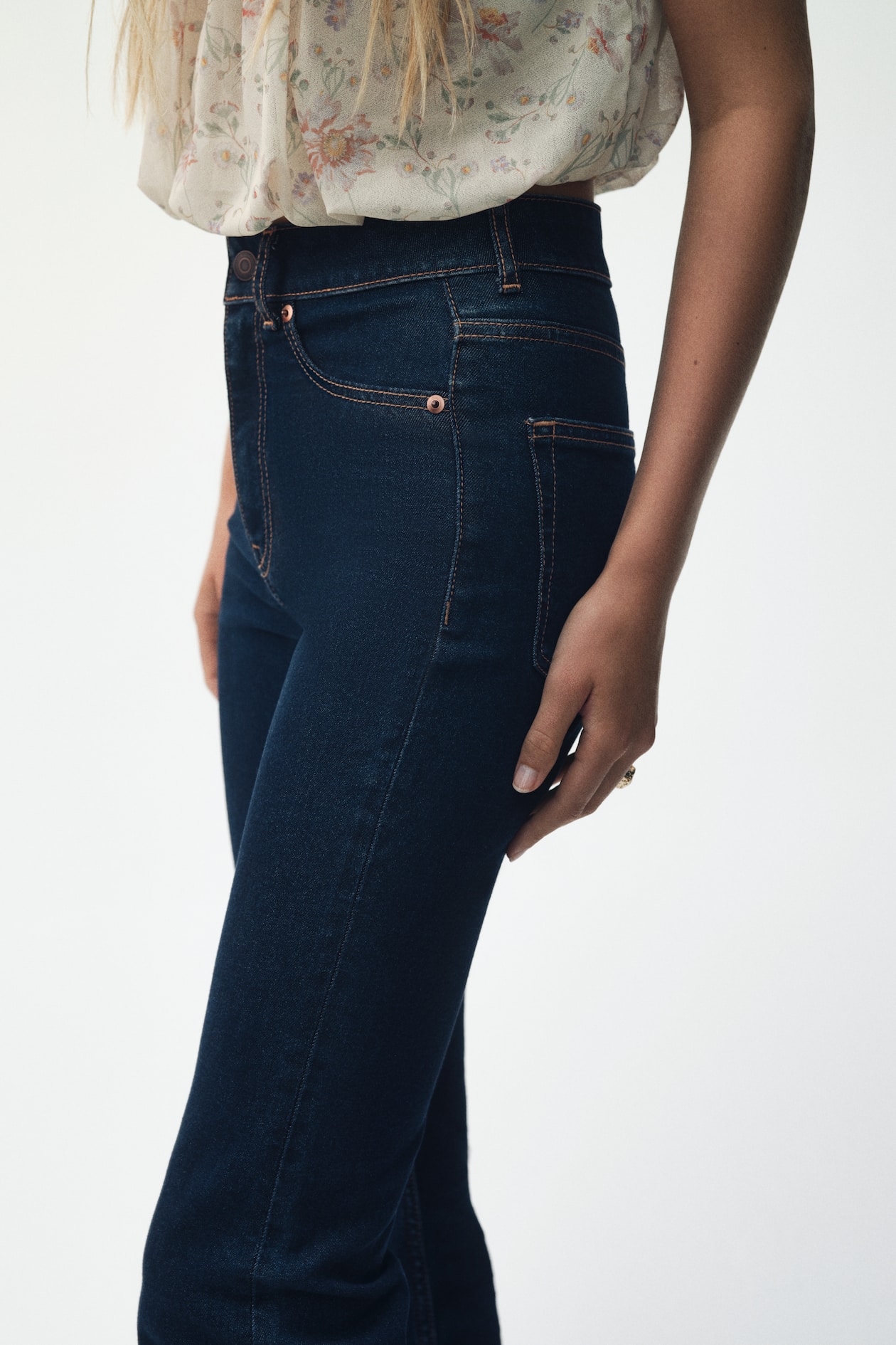 Flared High Jeans - image 4