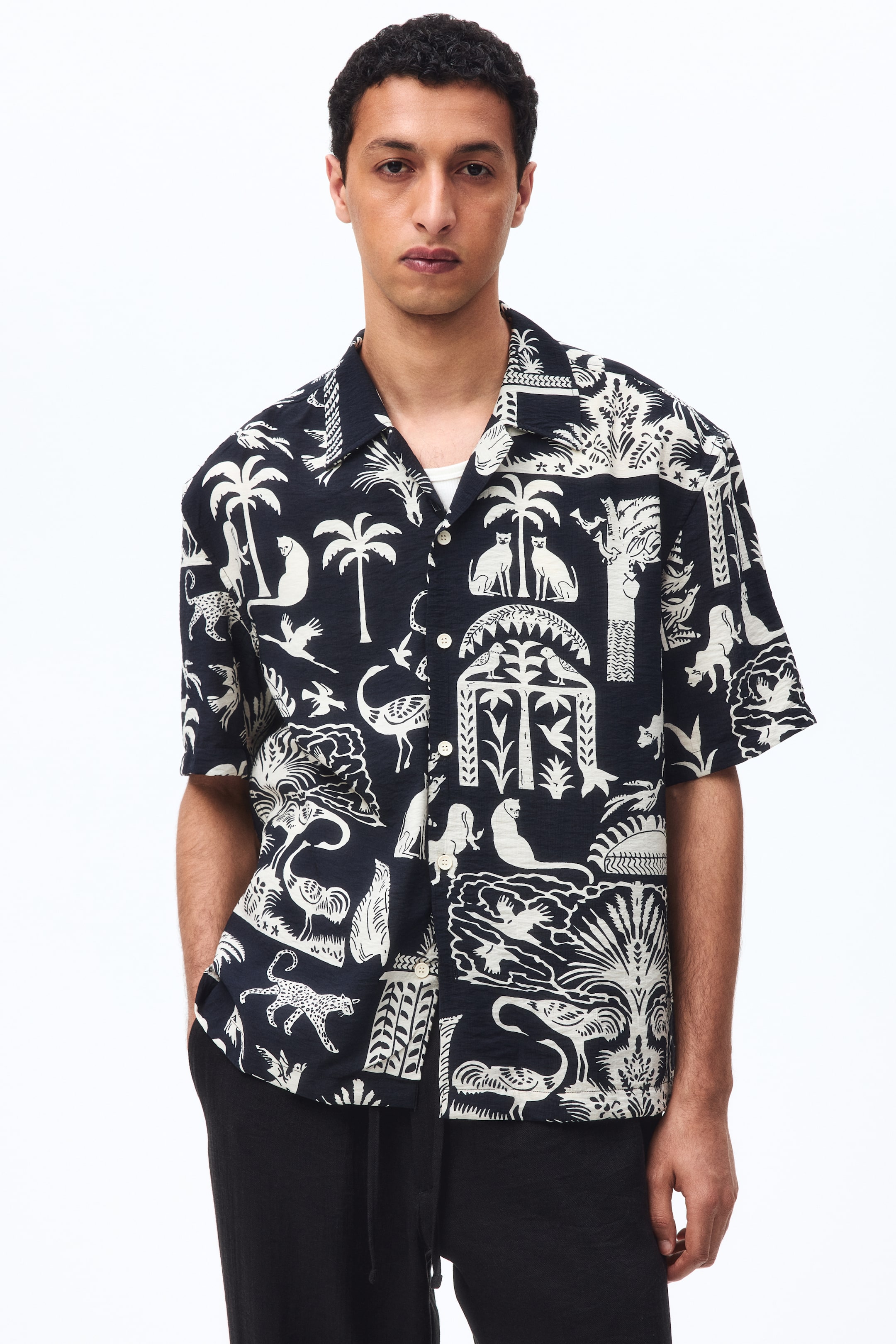 View larger image: Relaxed Fit Printed resort shirt - Black - Men | H&M 1