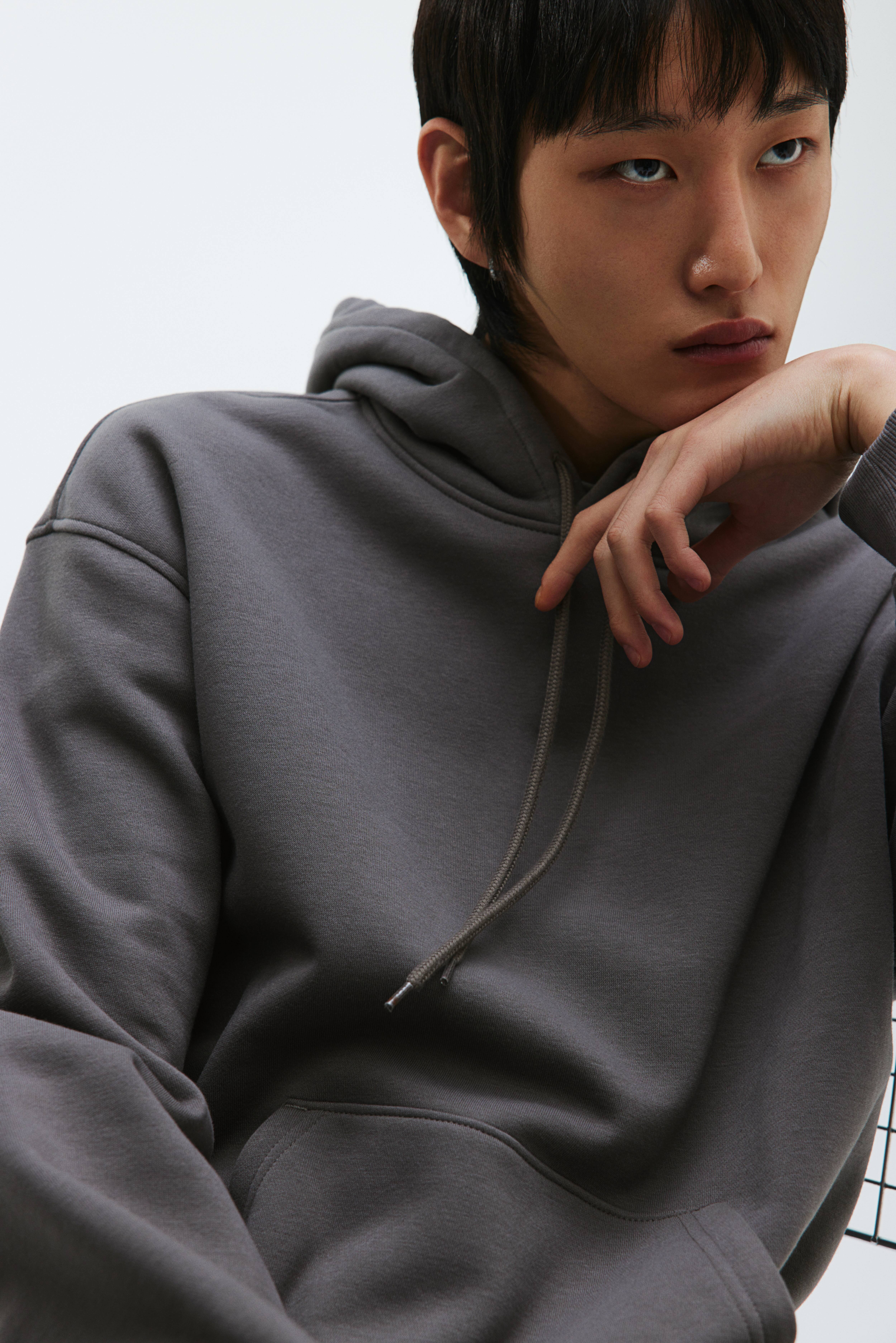 Hoodies & Sweatshirts For Men | Oversized & Graphic | H&M GB