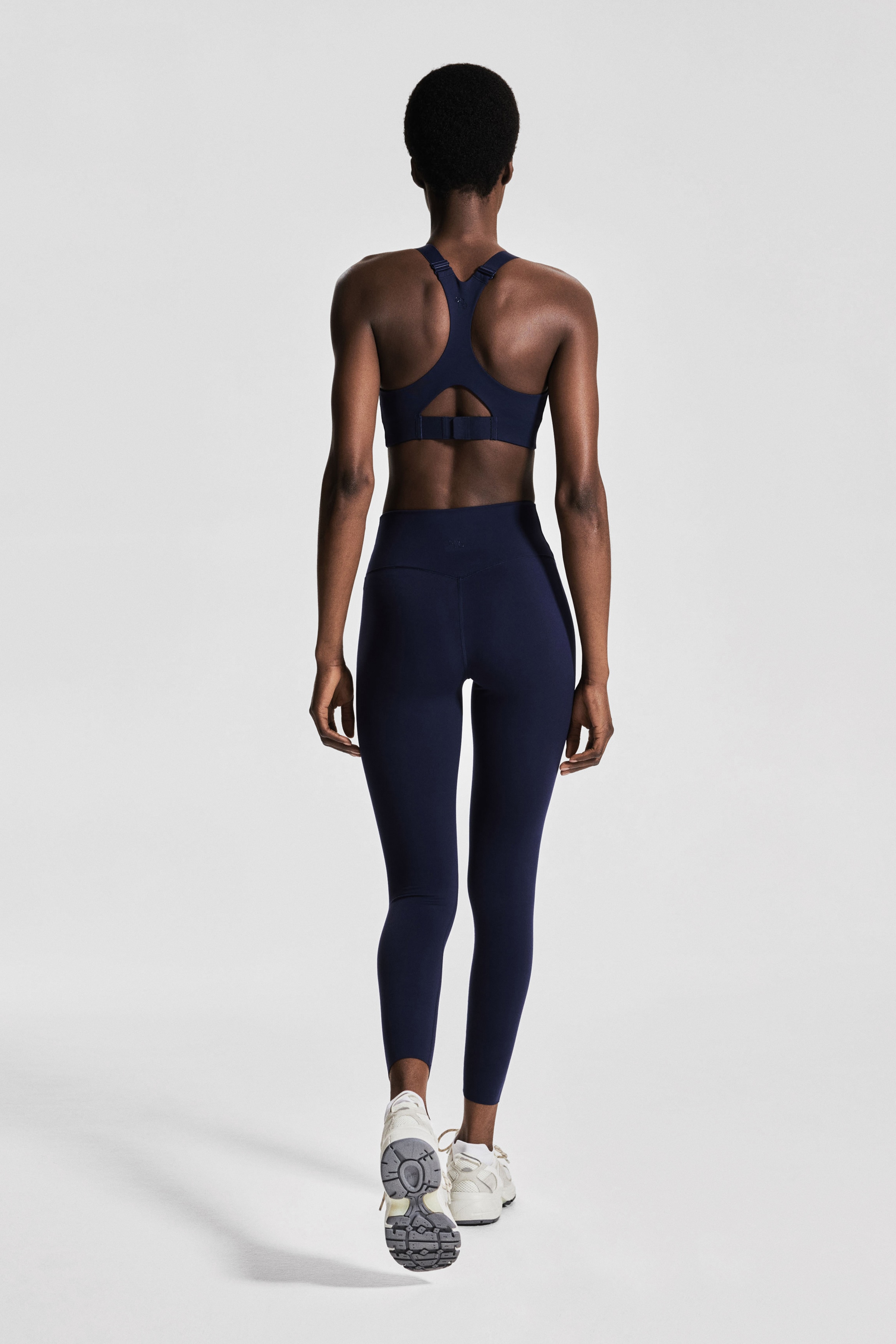 アンクルレングススポーツレギンス SoftMove™ - ブラック - レディース