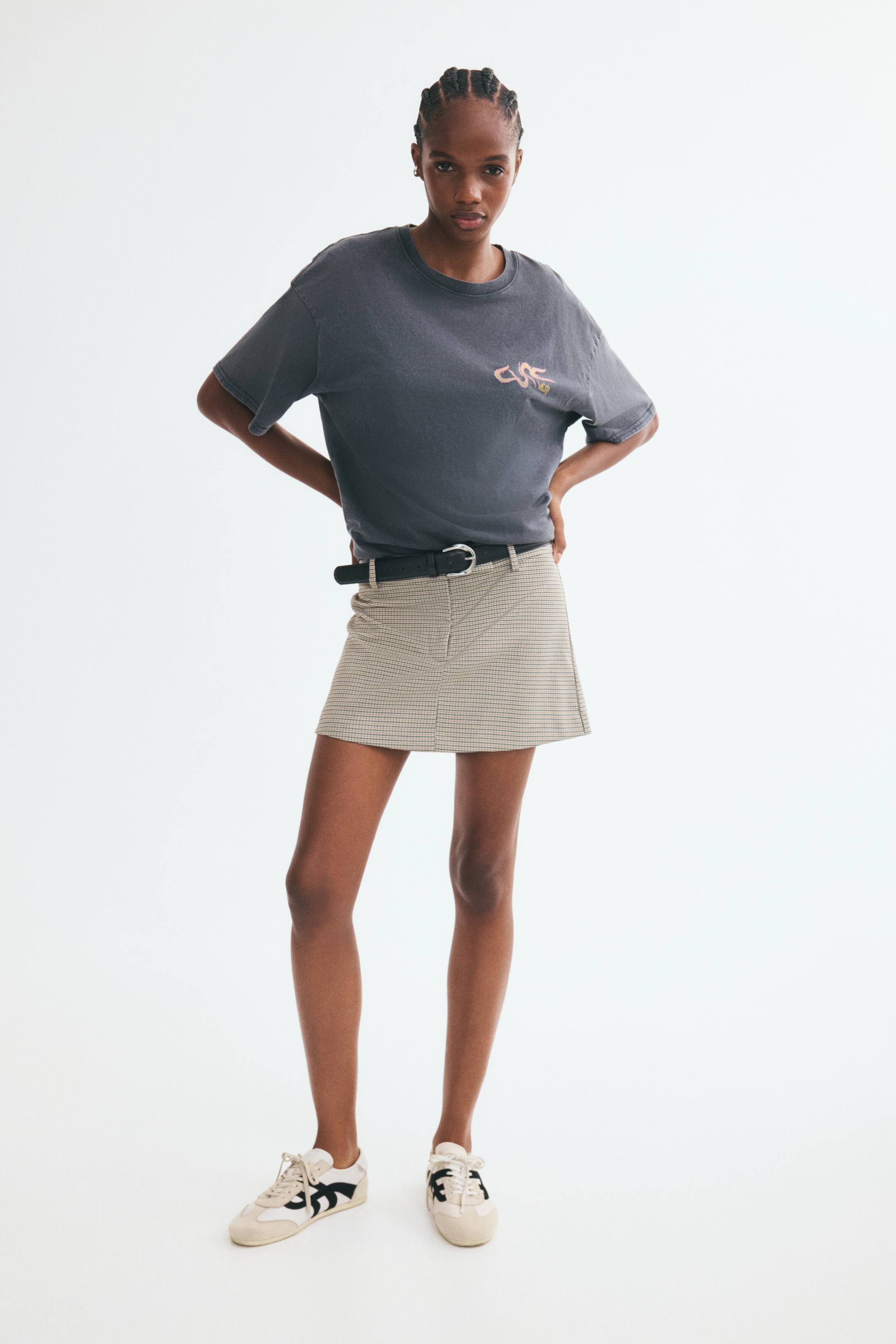 View larger image: Tailored mini skort - Beige/Dogtooth pattern - Ladies | H&M 1