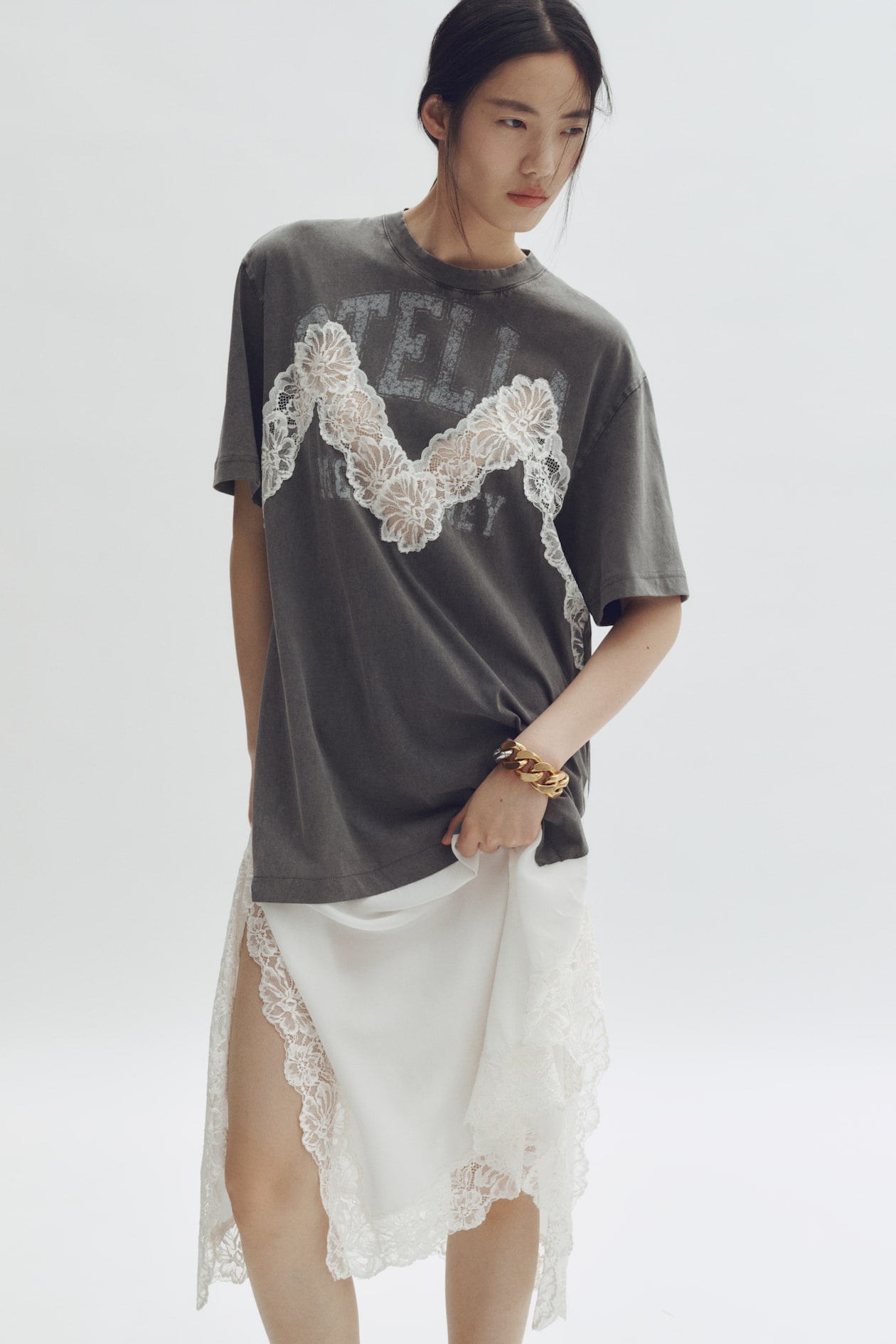Lace-Trimmed T-Shirt Dress - image 4