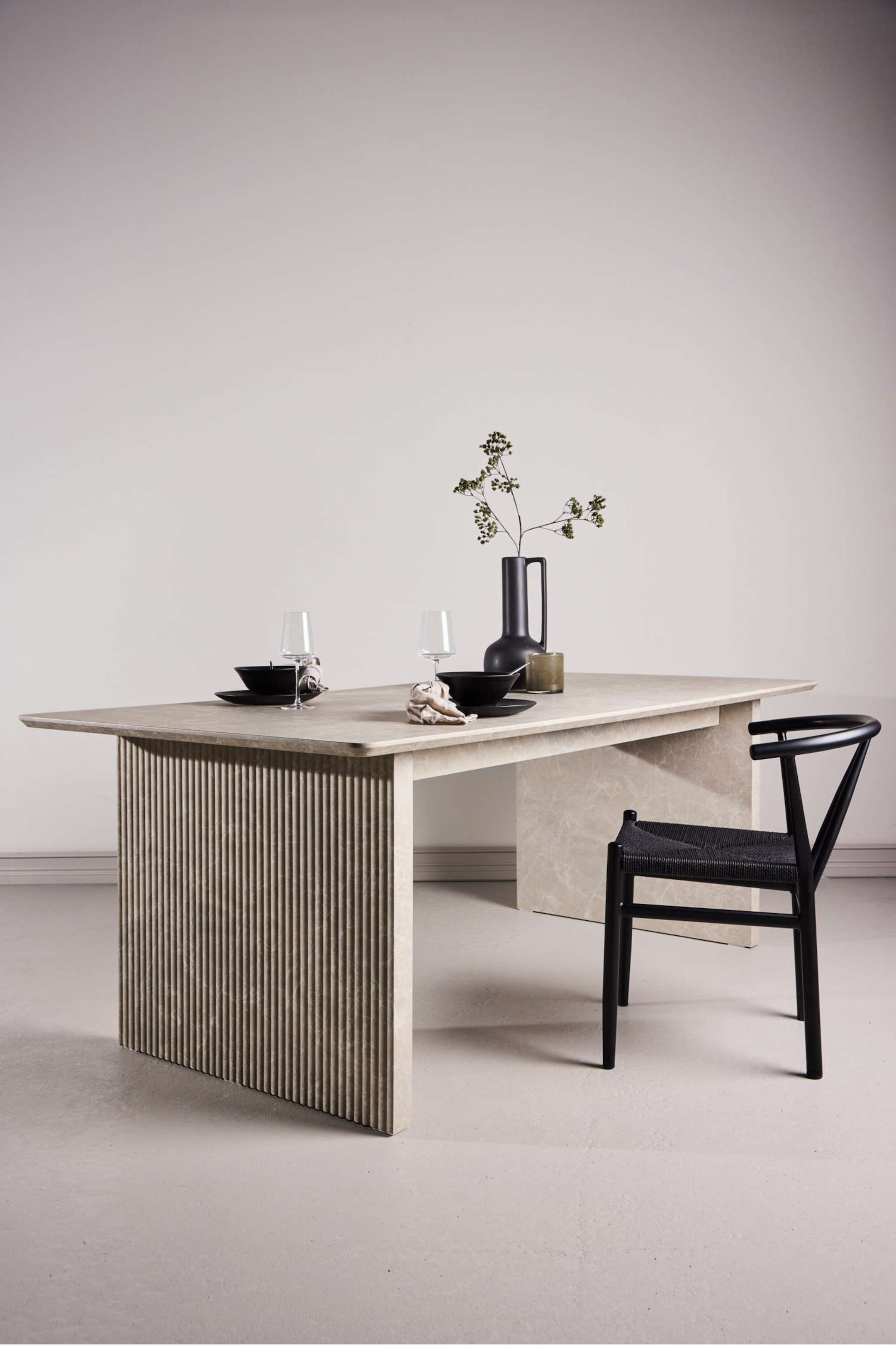 Visa större bild: Vail Matbord - Mdf, Beige - Venture Home - Home All | H&M SE 1