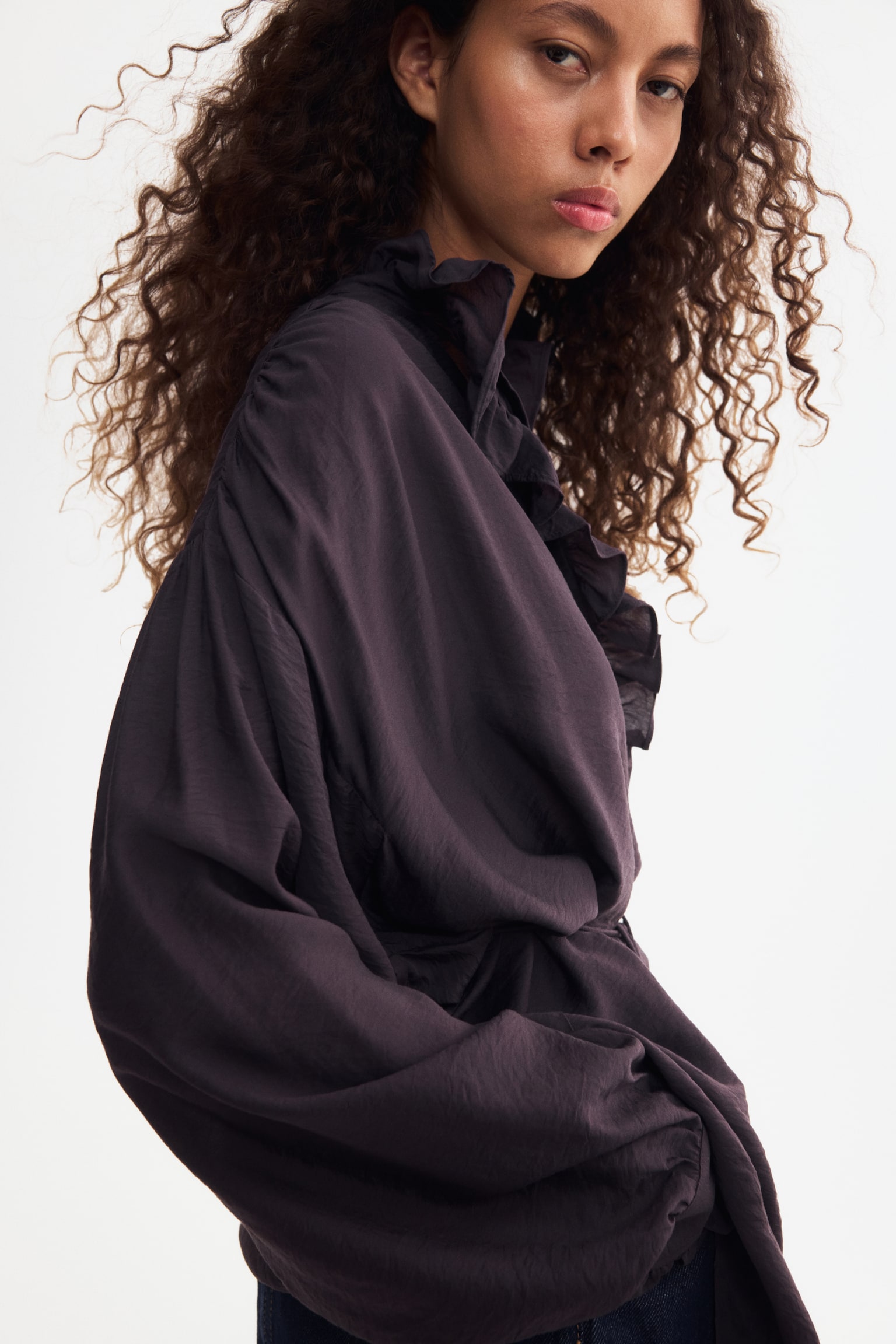 Женское платье H&M Ruffled Tunic, цвет: Тёмный фиолетовый — фото 3