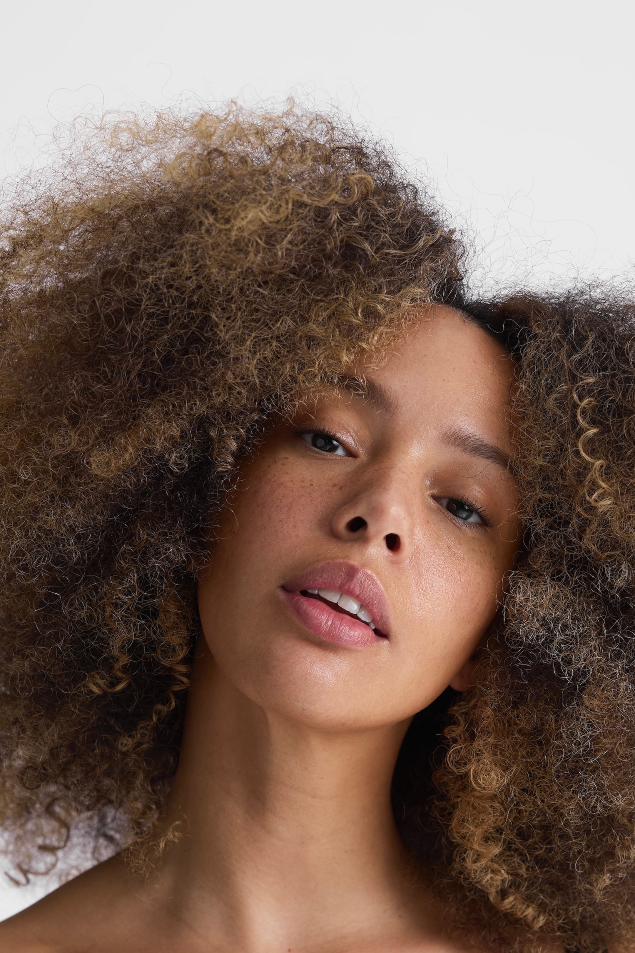 Visa större bild: Detangle Hårborste - Svart - for textured hair - Beauty all | H&M FI 2