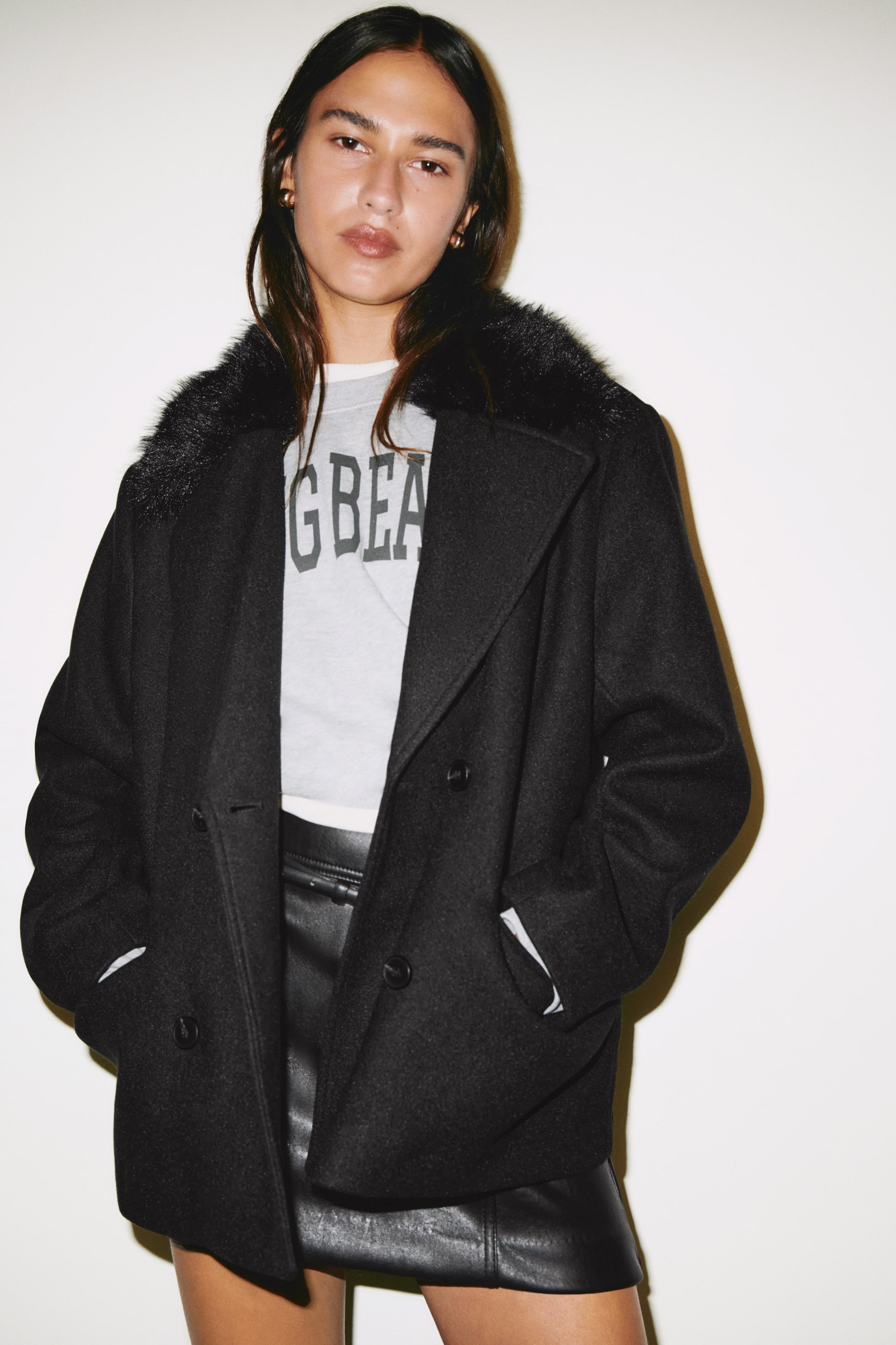 Büyük resmi görüntüle: Kabarık Tüylü Yakalı Denizci Kabanı - Siyah - KADIN | H&M TR 1