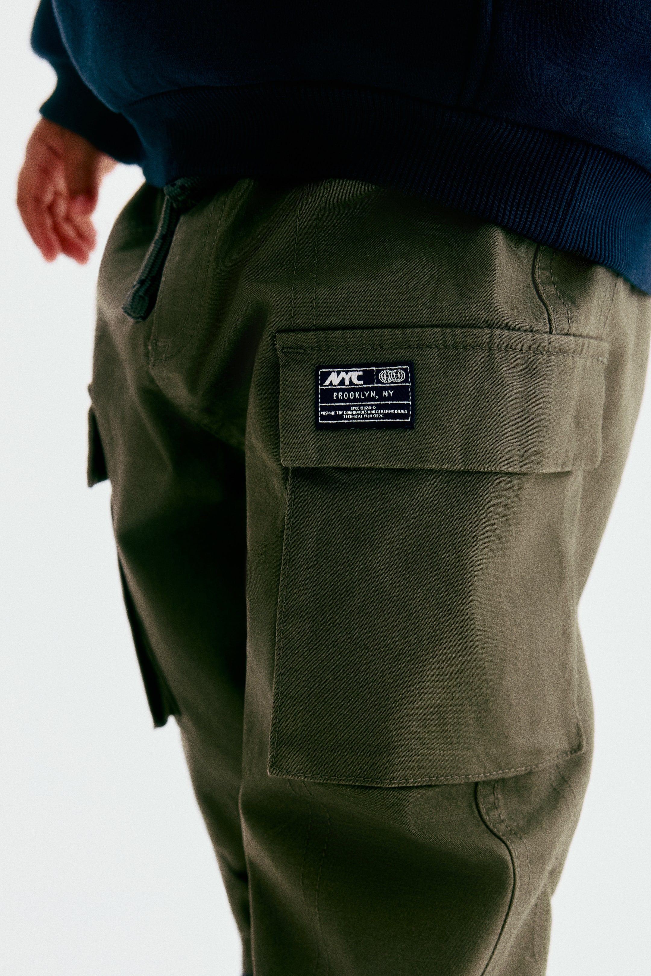 Детские джинсы H&M Cargo-Style Joggers — фото 3