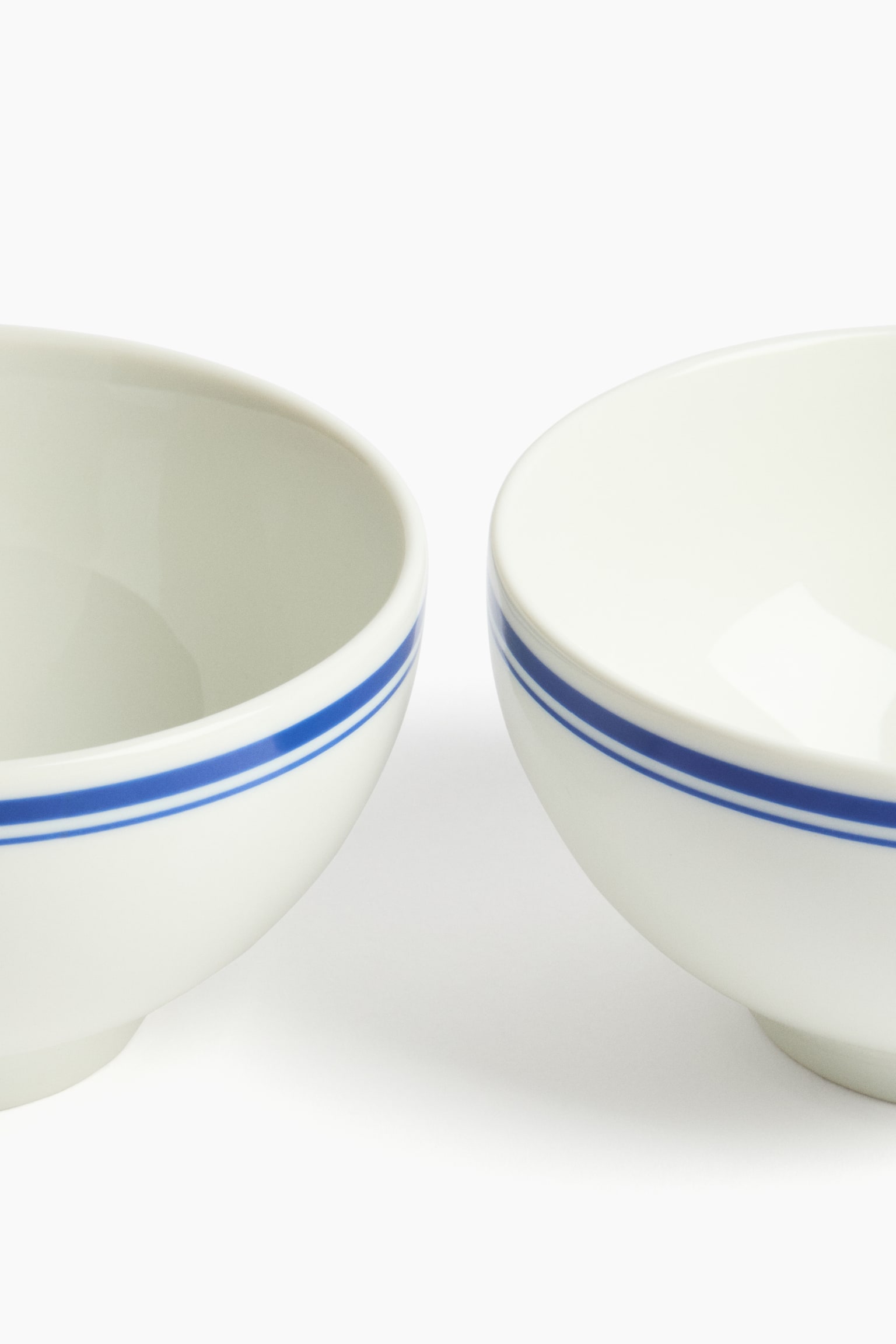 2-pack small porcelain bowls - White/Blue/White/Red/White/Black - 2