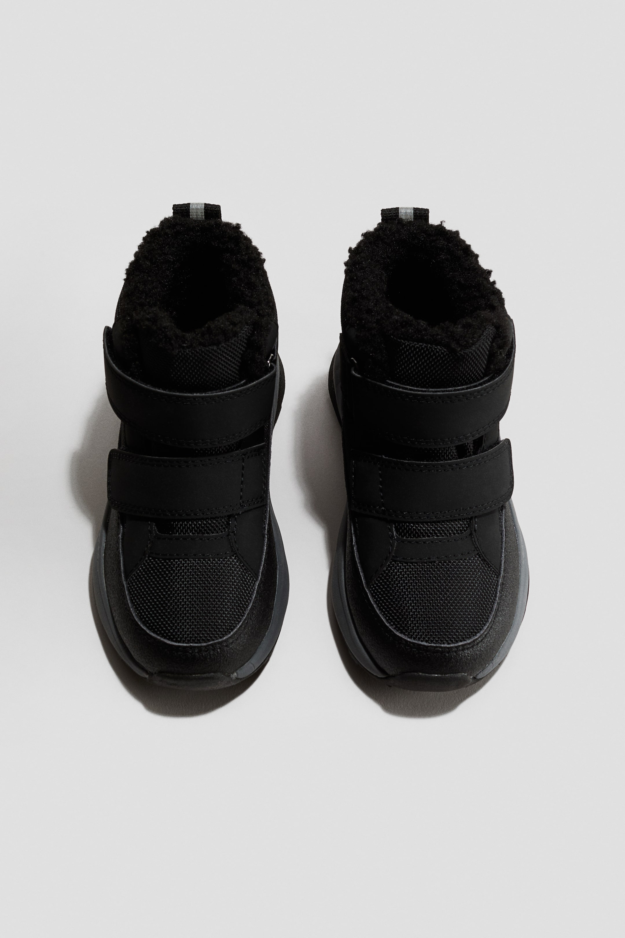 Näytä suurempi kuva: Vedenpitävät lämminvuoriset tennarit - Musta - Kids | H&M FI 2