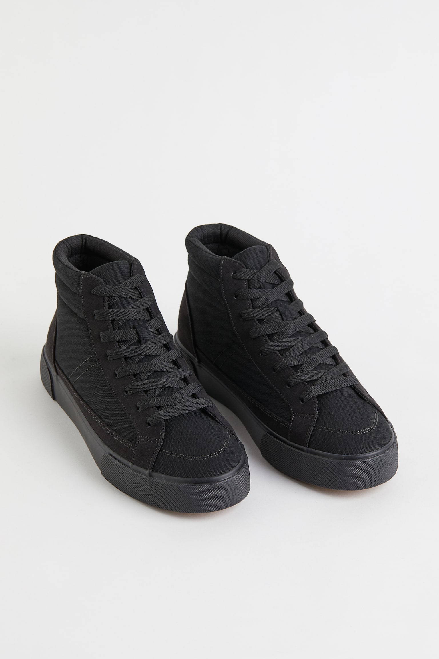 Hi Top Sneakers - Black - 2