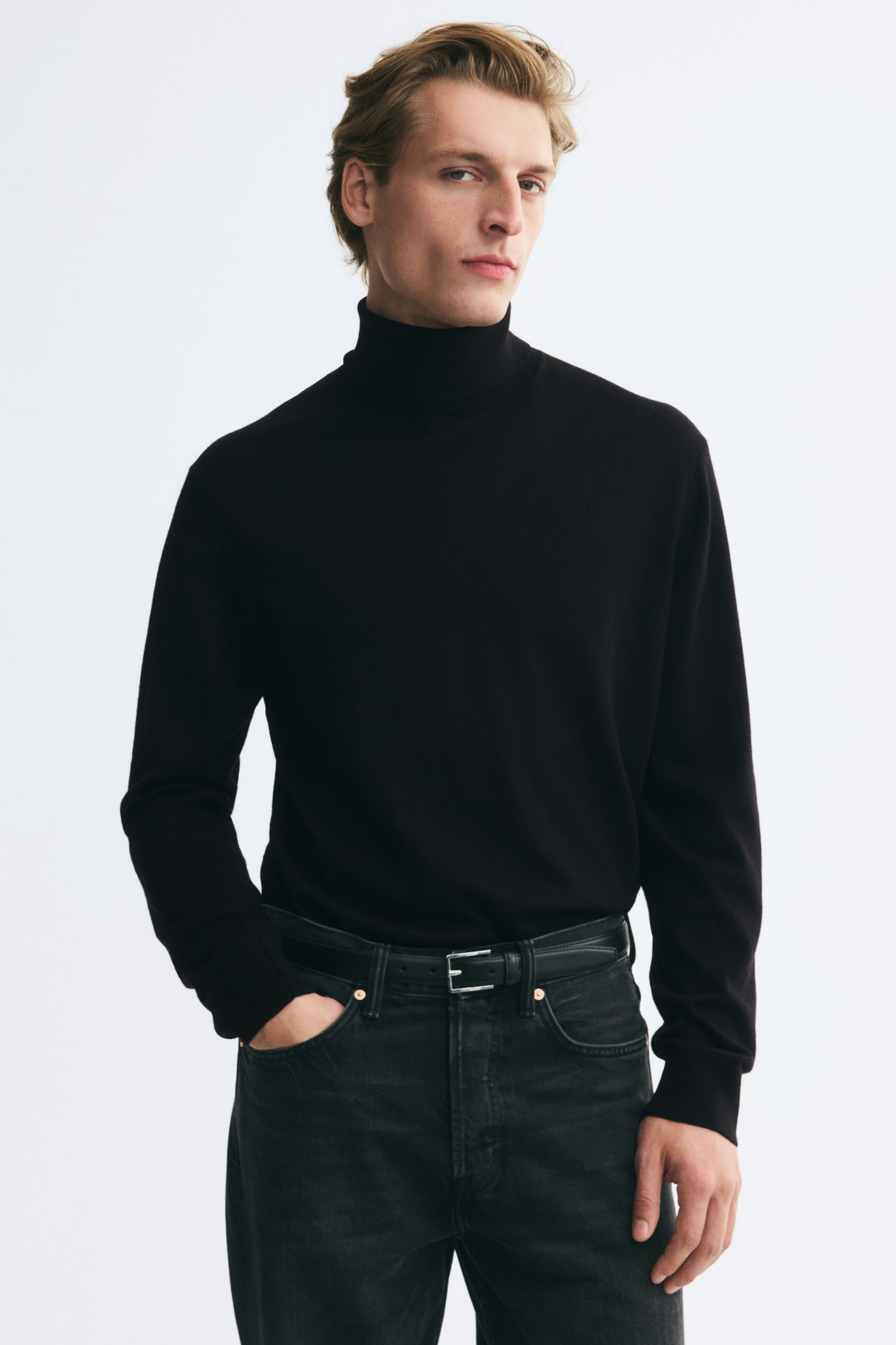 查看大圖: 標準剪裁圓高領美麗諾羊毛套衫 - 黑色 - Men | H&M HK 1