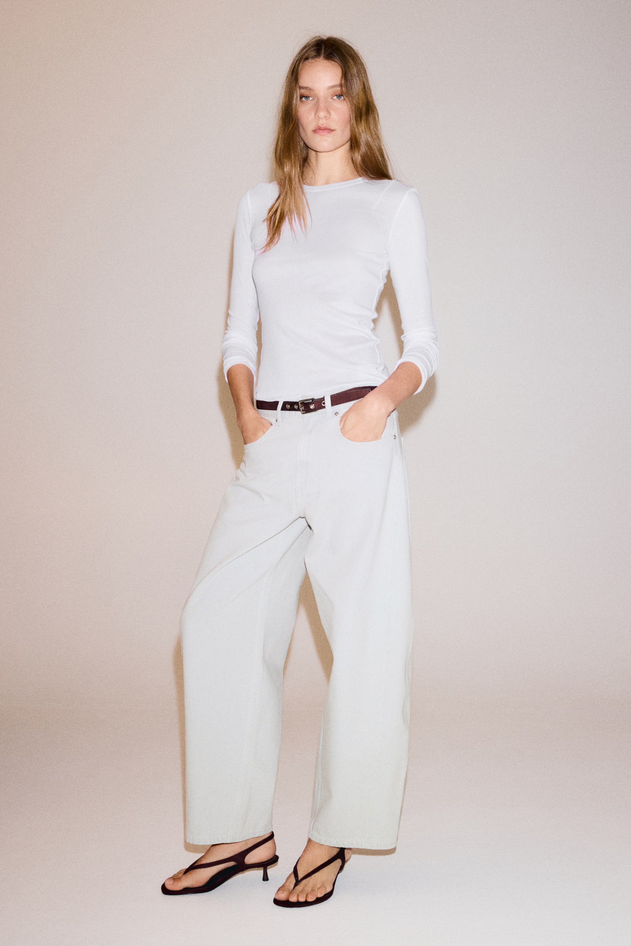 Regular-Waist Barrel-Leg Ankle Jeans