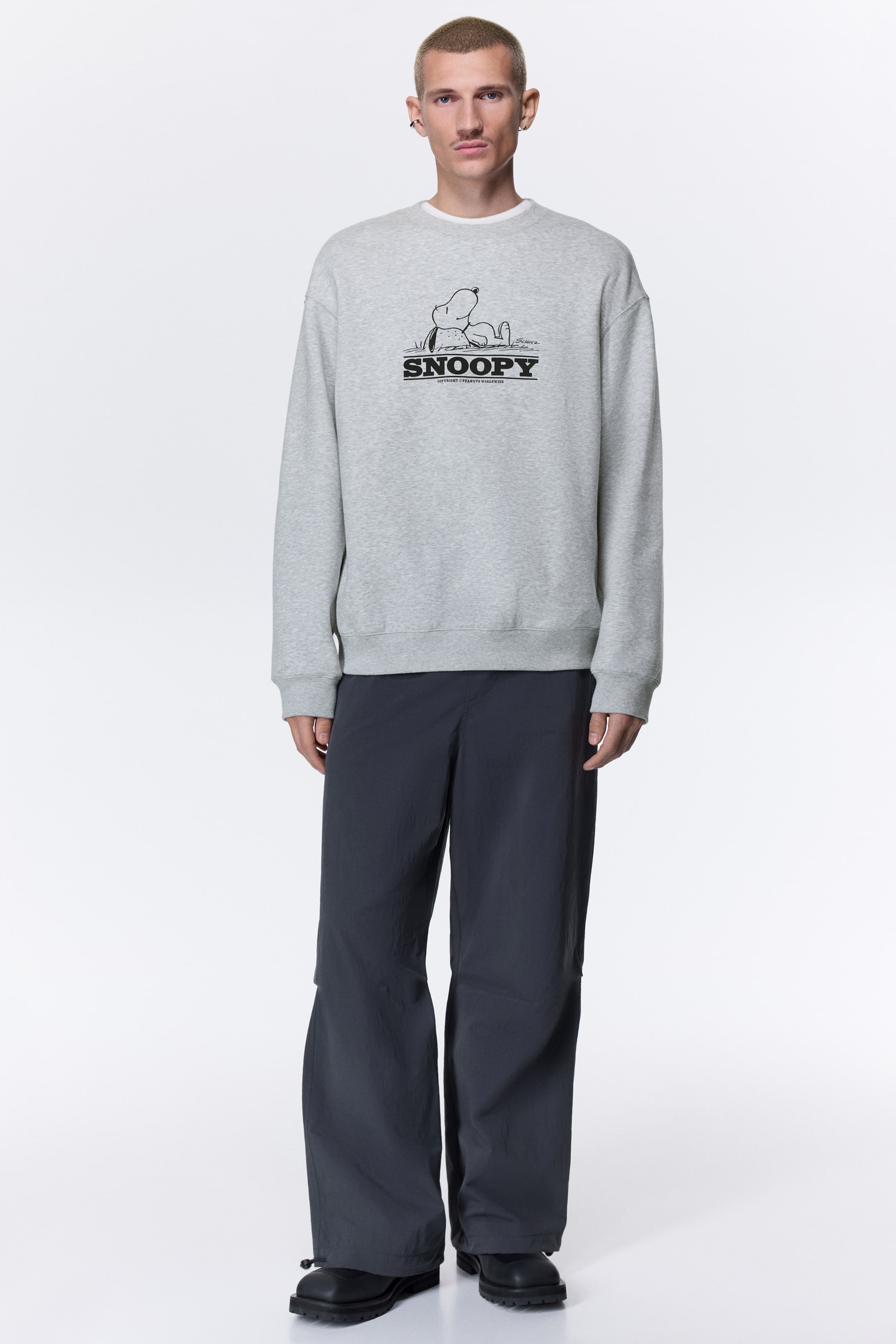 Grotere afbeelding bekijken: Sweater Loose Fit - Grijs gemêleerd/Snoopy - HEREN | H&M BE 3