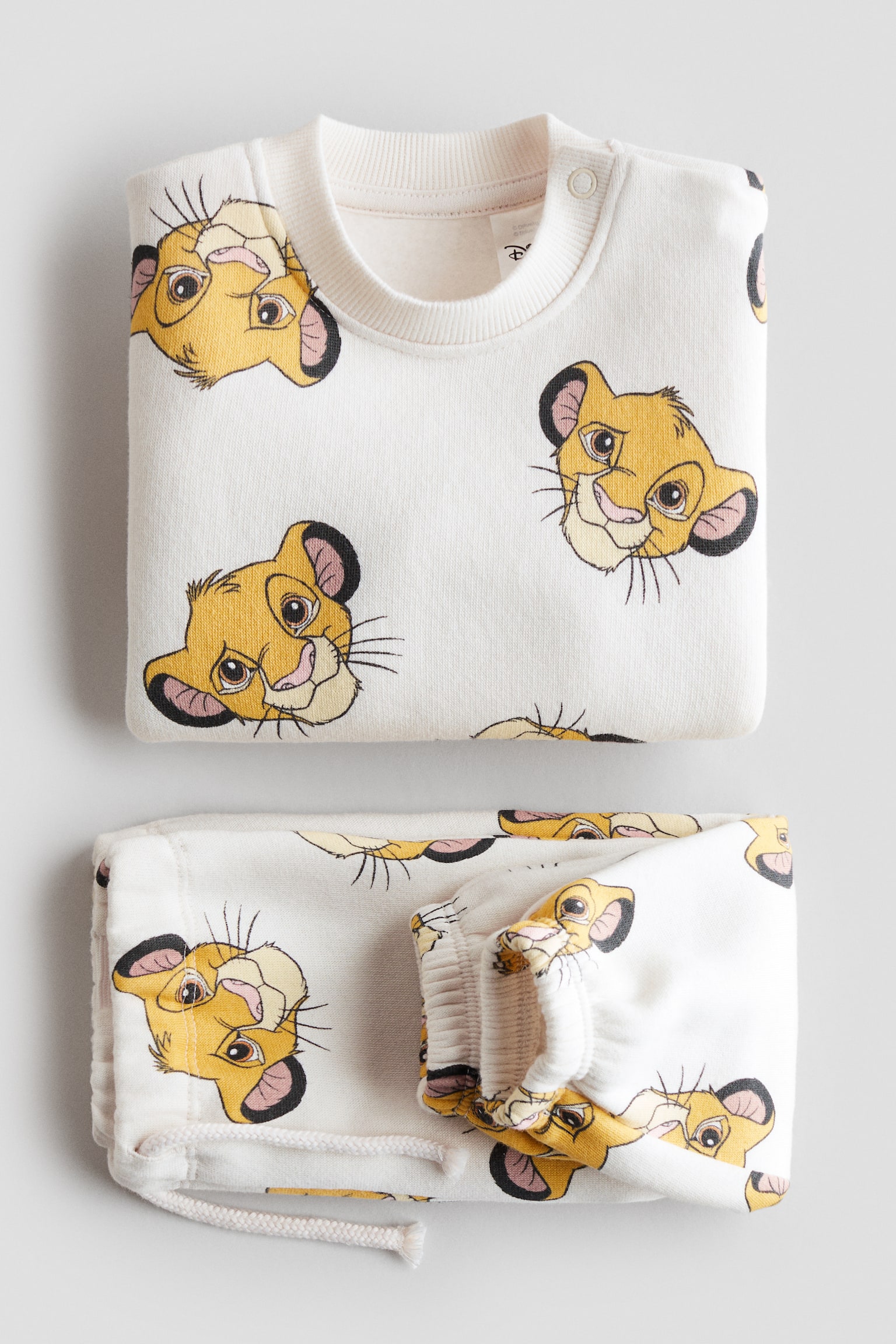 Set de 2 piese din molton cu imprimeu - Crem/Regele Leu/Albastru-prăfuit/Mickey Mouse/Albastru-prăfuit/Mickey Mouse/Gri-deschis/Mickey Mouse/Gri-închis/Regele Leu/Bej-deschis - 2