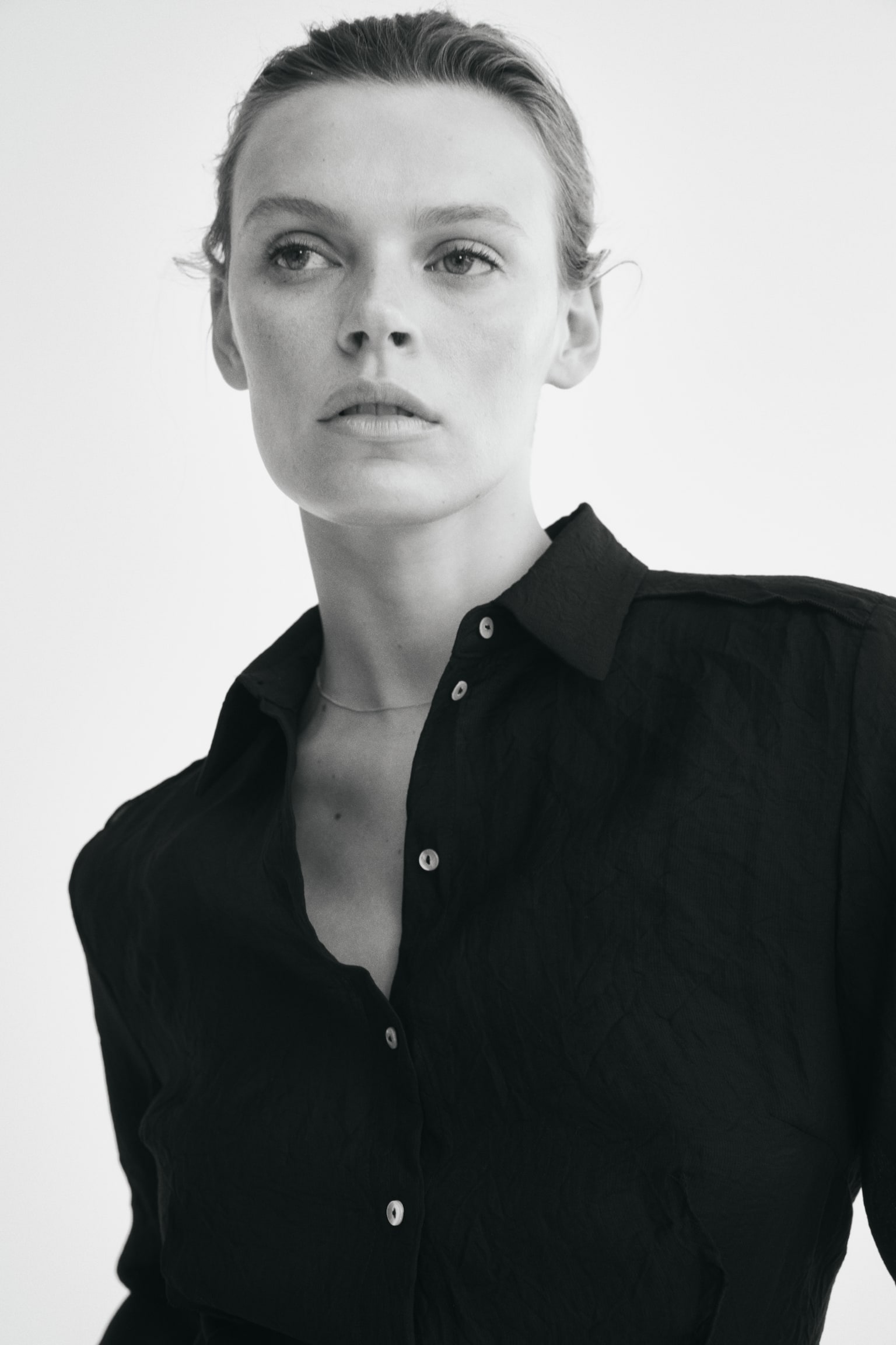 Женская рубашка H&M Crinkled Lyocell-Blend, цвет: Чёрный — фото 3