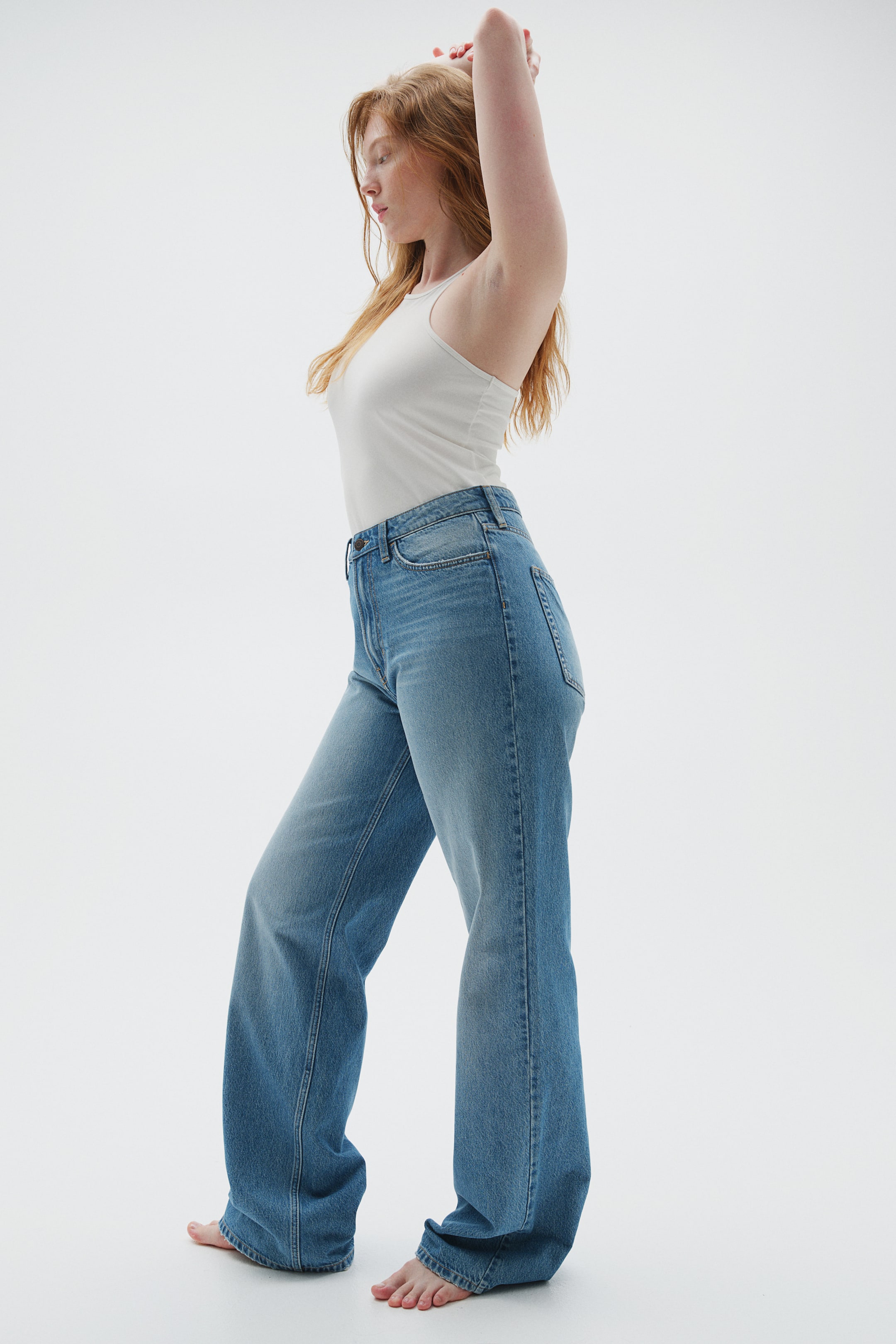 Curvy Fit Wide Ultra High Jeans - Light denim blue - Ladies | H&M GB 2