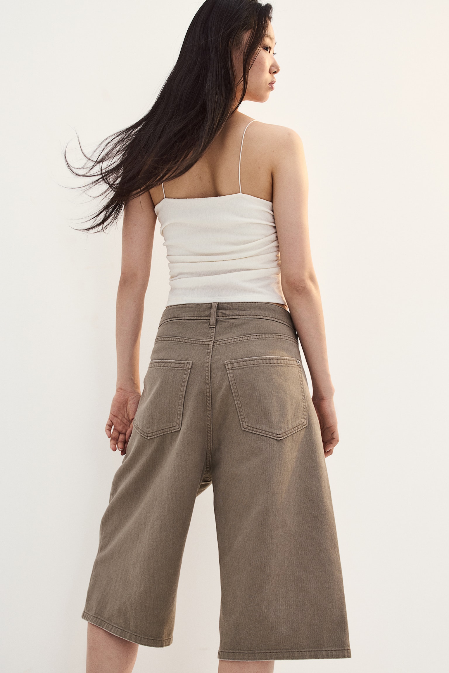 Knee Length Twill Shorts - Greige/Cream/Black - 3