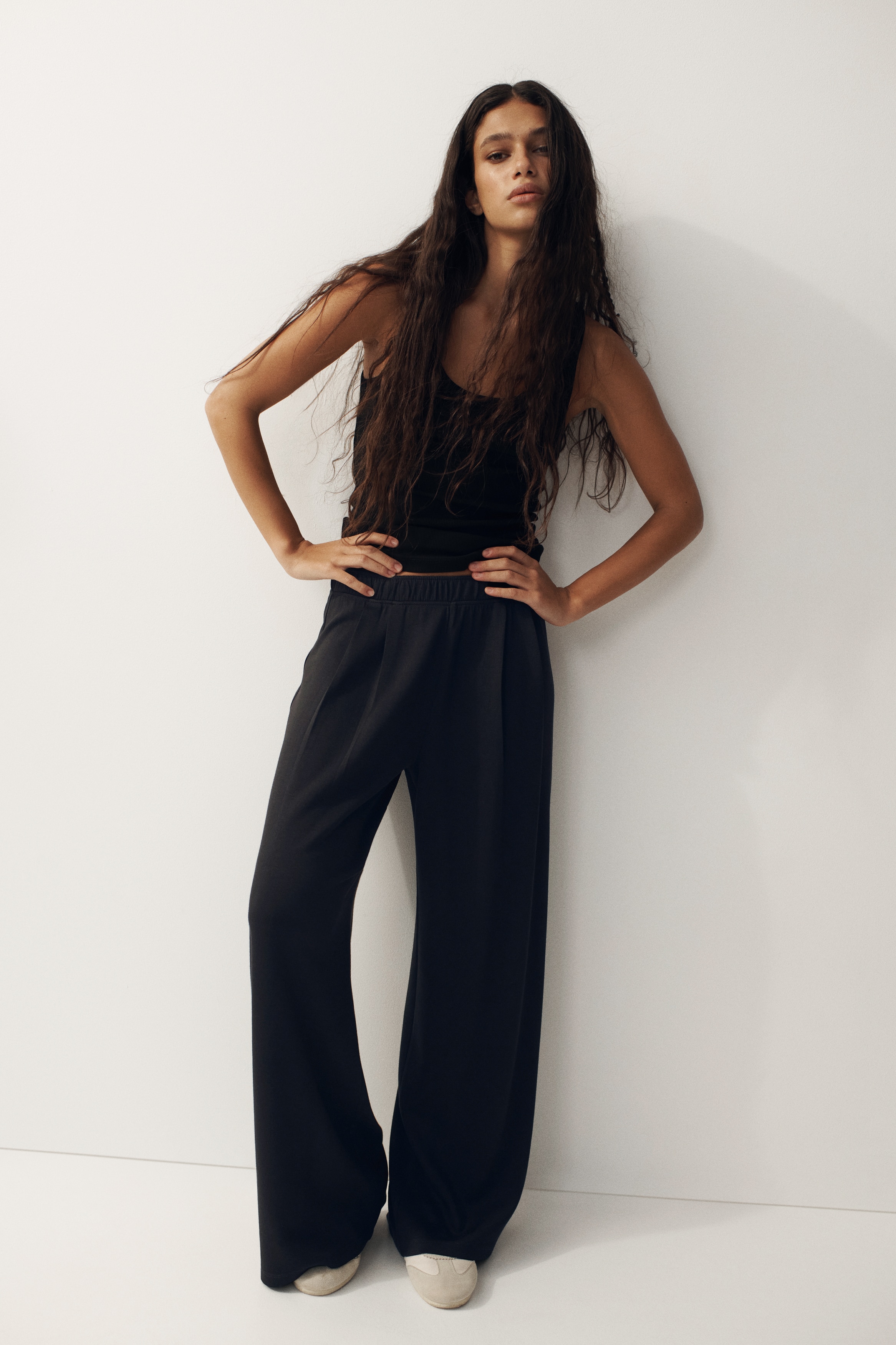 Pantalon large avec taille élastique - Noir/Marron foncé/Rouge/Bleu pigeon foncé