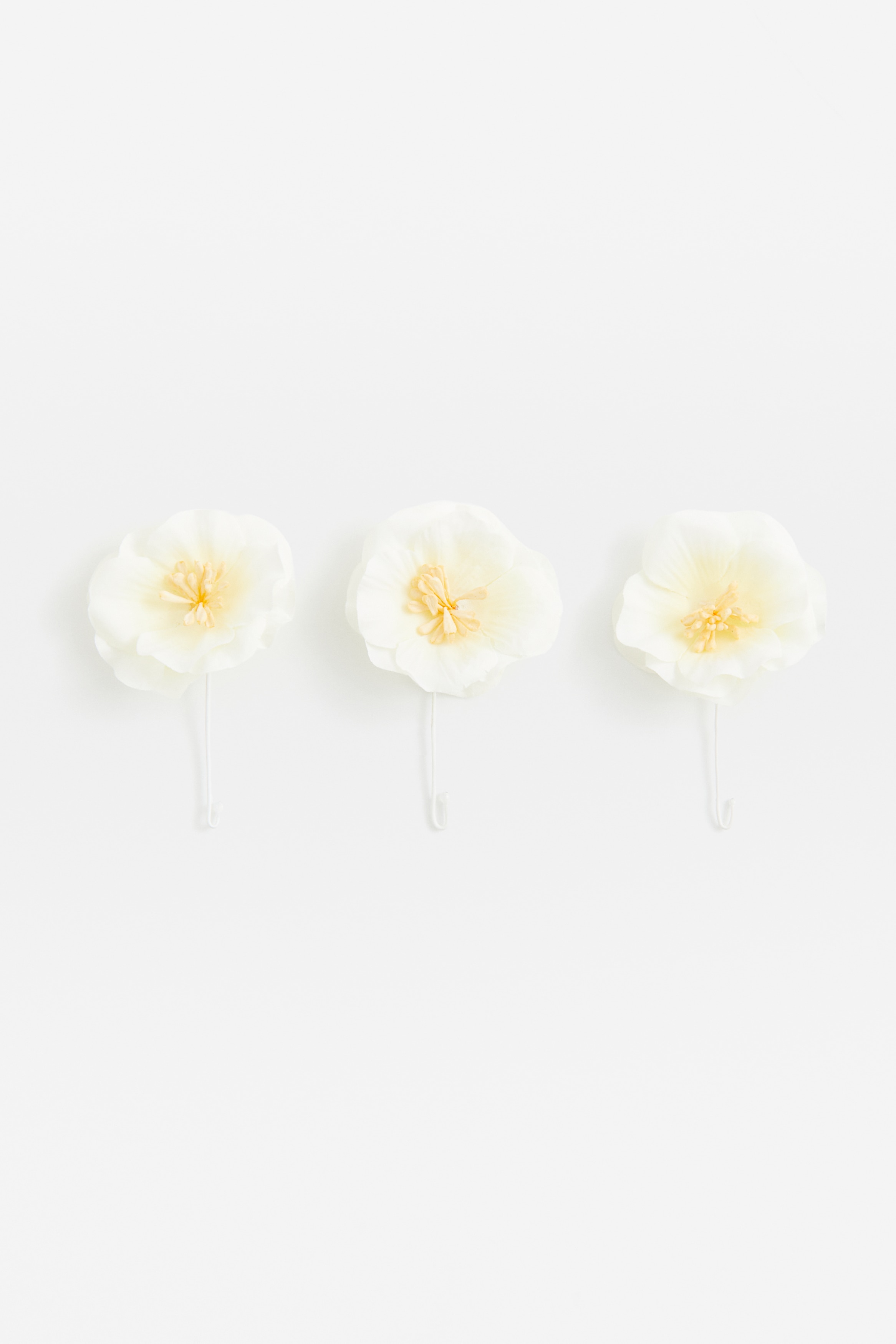 White/yellow 3-pack Flower Decorations at H&M Home | H&M US