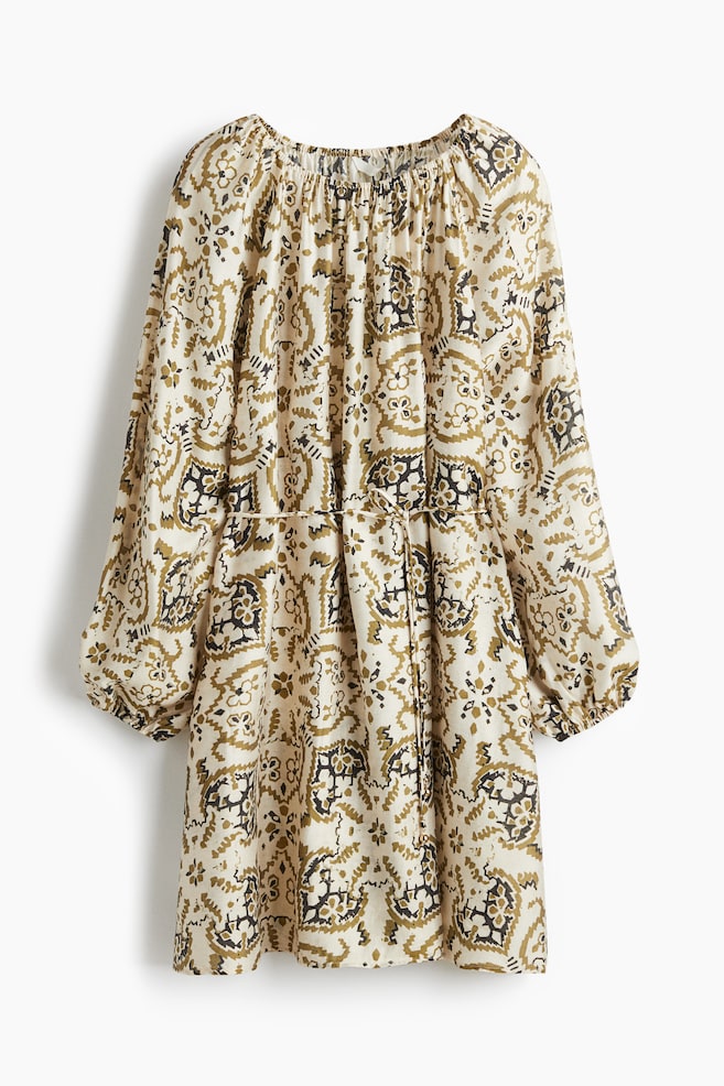 Oversized Kleid mit Bindegürtel - Hellbeige/Gemustert/Marineblau/Paisleymuster - 1