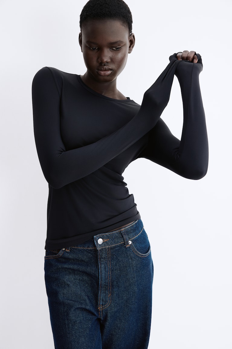 Long-sleeved microfibre top