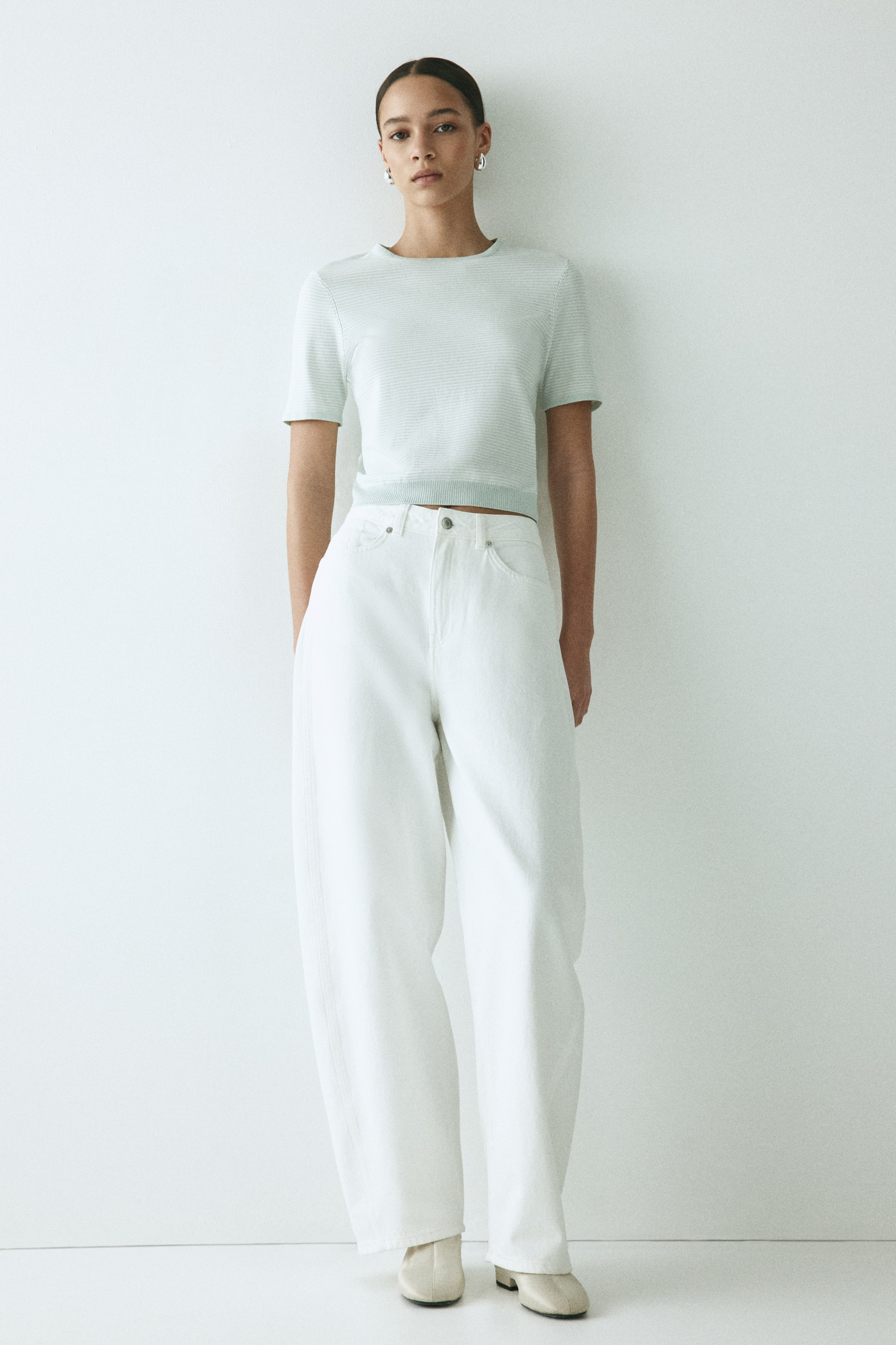 Visualizza immagine più grande: T-shirt in maglia fine - Bianco/verde chiaro righe - DONNA | H&M IT 1