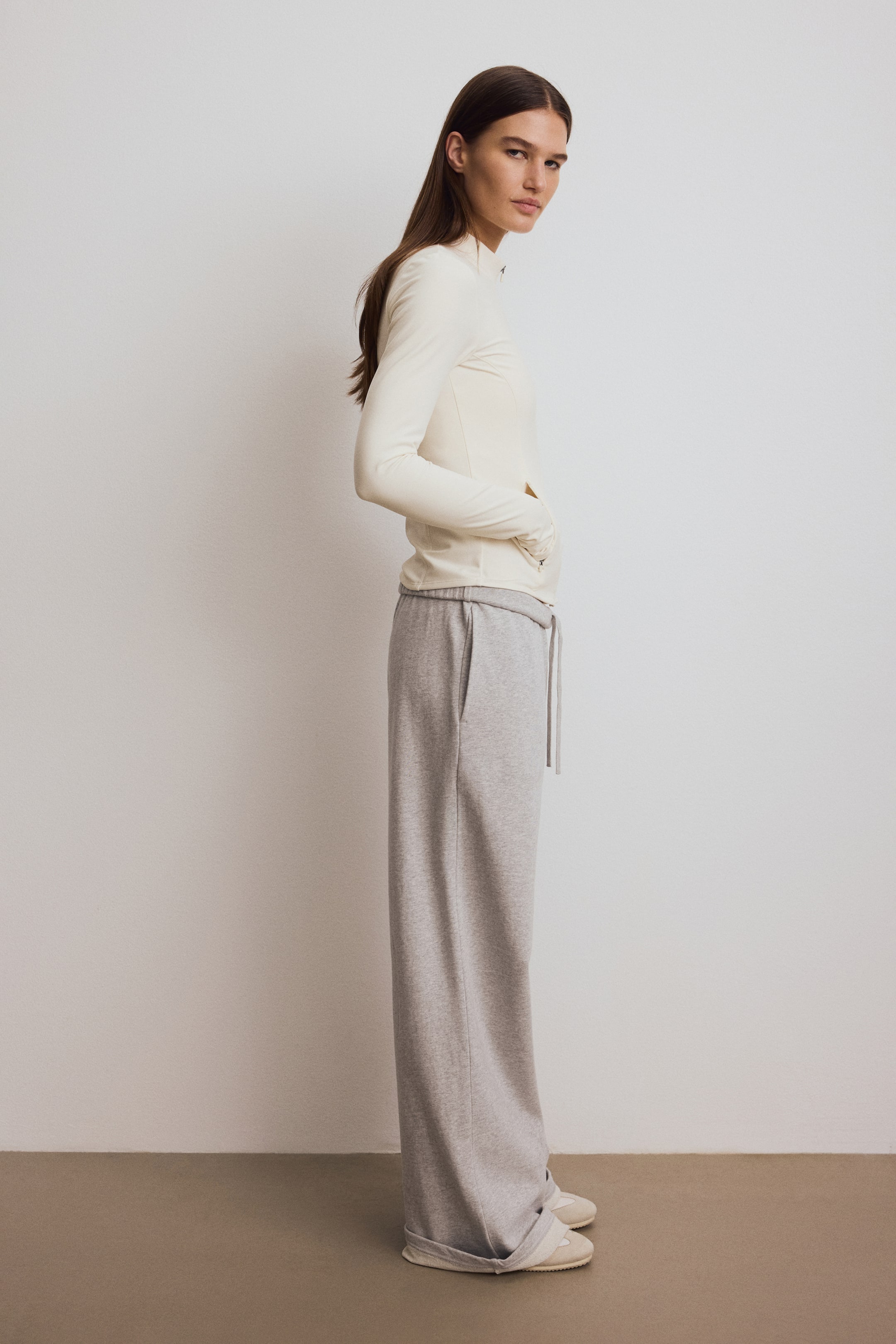 查看大圖: SoftMove™運動絨毛外套 - 象牙色 - Ladies | H&M 4