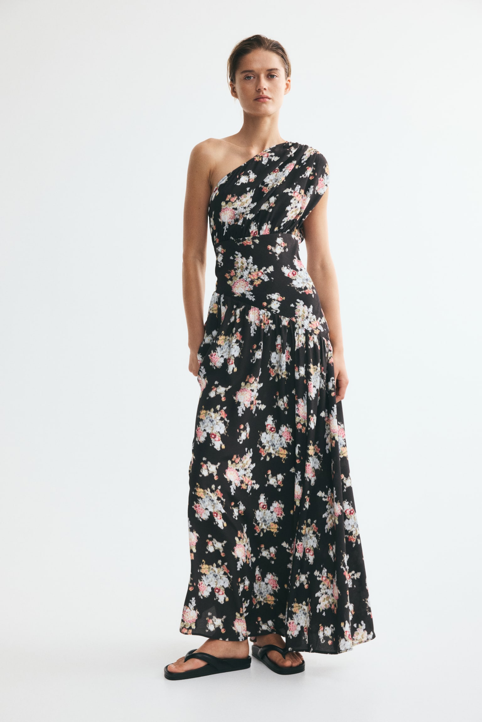 Женское платье H&M Draped One-Shoulder, цвет: Чёрный / С принтом — фото 3