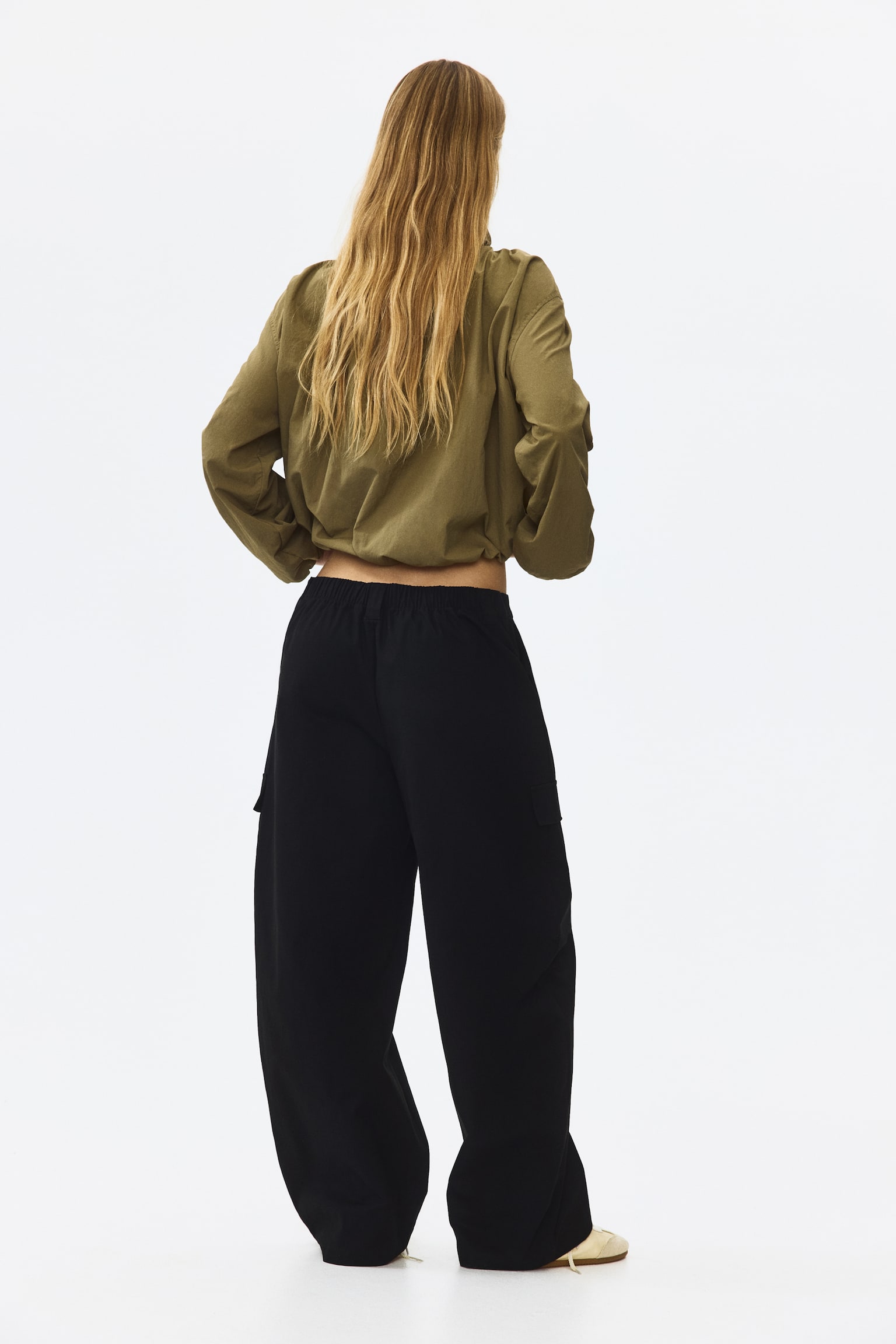 Женские брюки H&M Barrel-Leg Cargo, цвет: Чёрный — фото 4