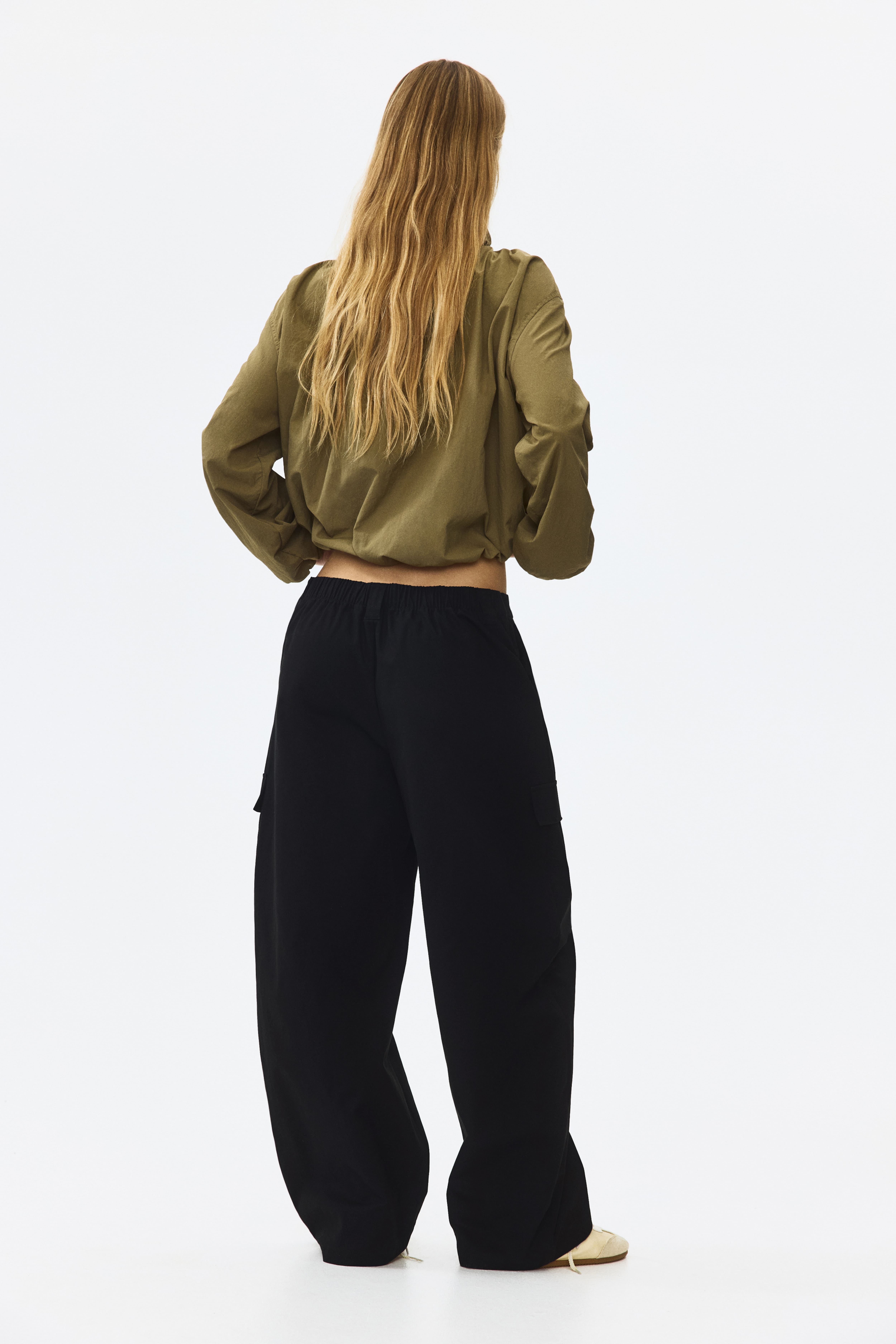 Barrel-Leg Cargo Pants