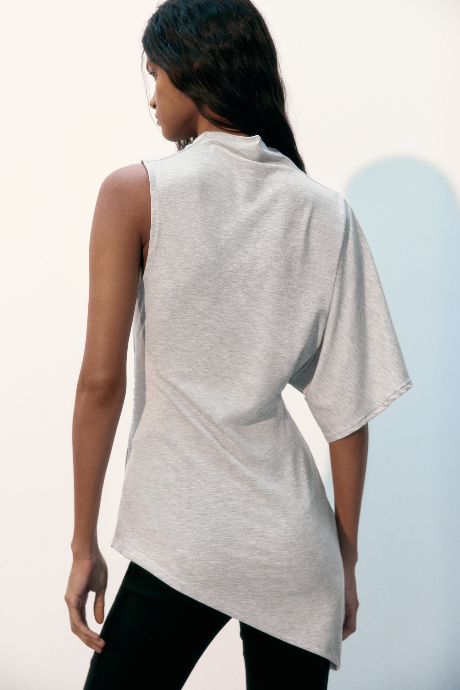 Asymmetrisches Top mit Turtleneck - Hellgraumeliert - 6