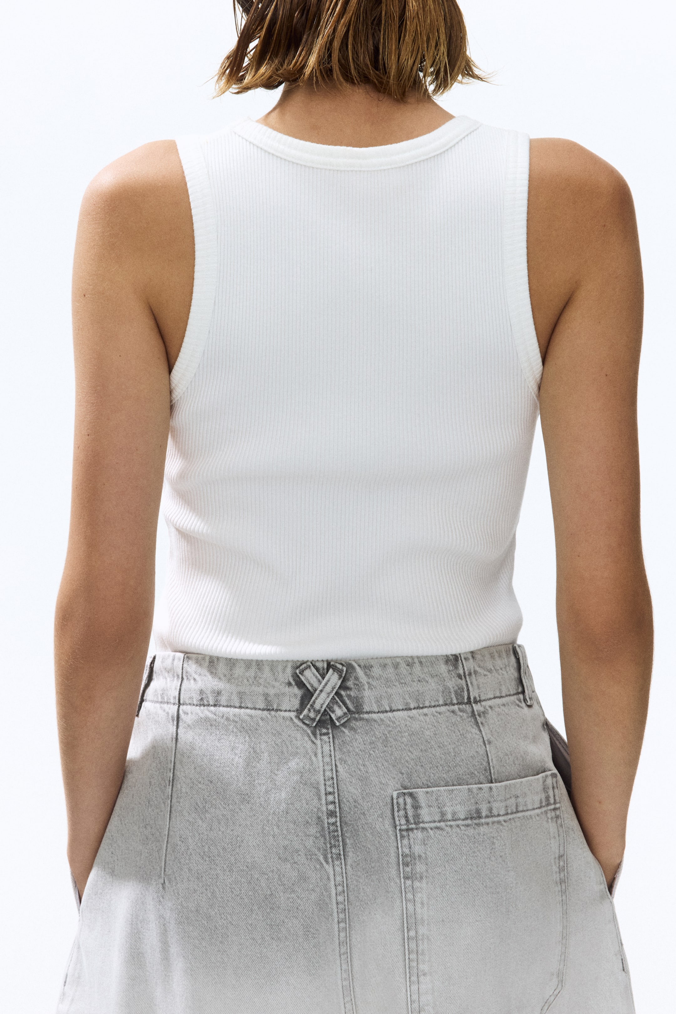 Женские джинсы H&M Regular-Waist Barrel-Leg Ankle Jeans — фото 5