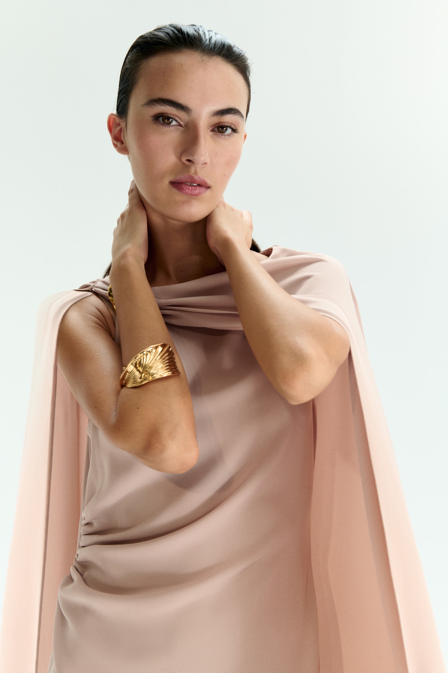 Cape-detail dress - Beige - 4