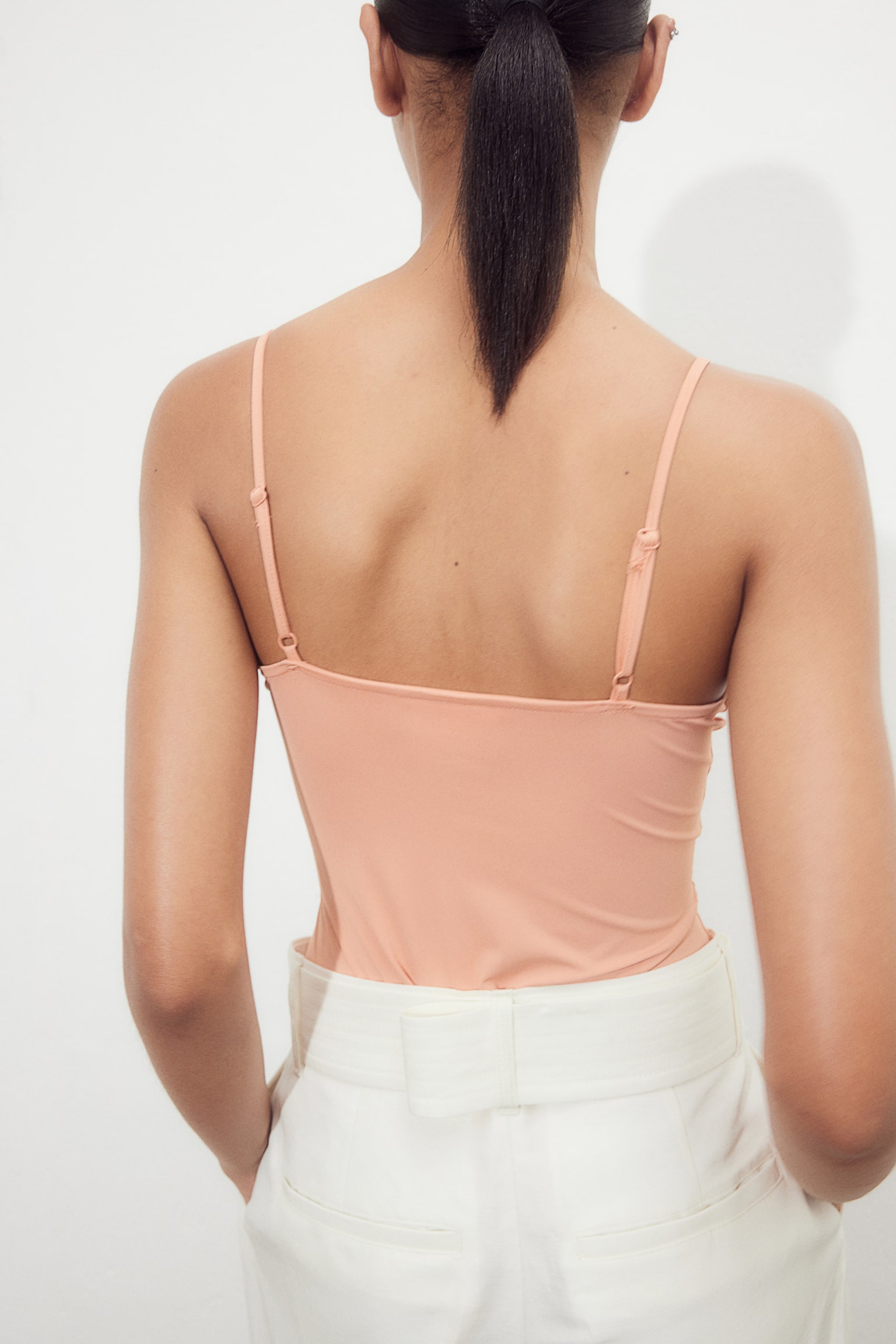 V-neck strappy body - Apricot/Black/White/Black - 4