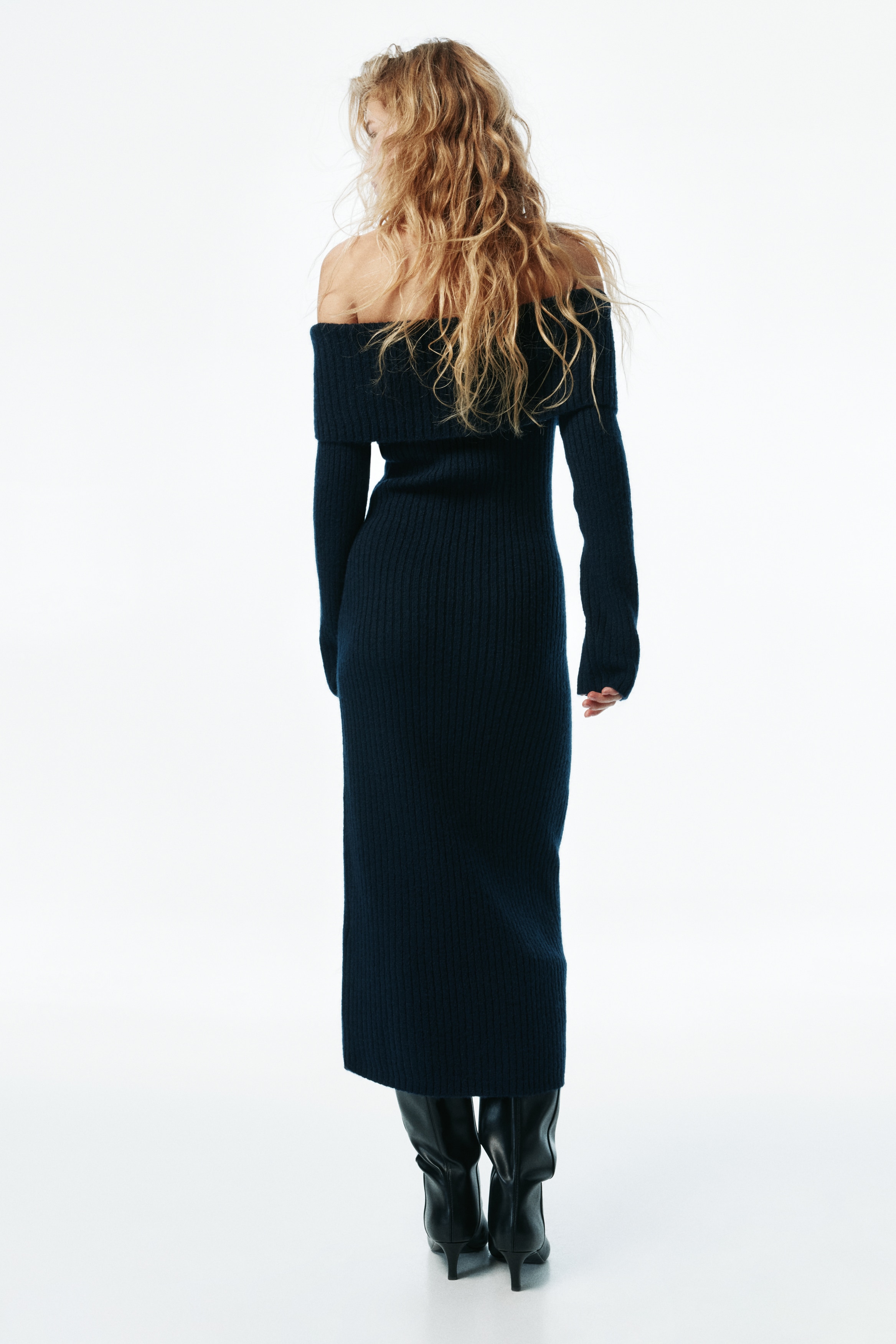 navy blue dress for baby girl H&M's Embellished Winter Wardrobe Is a Must-See main image 1