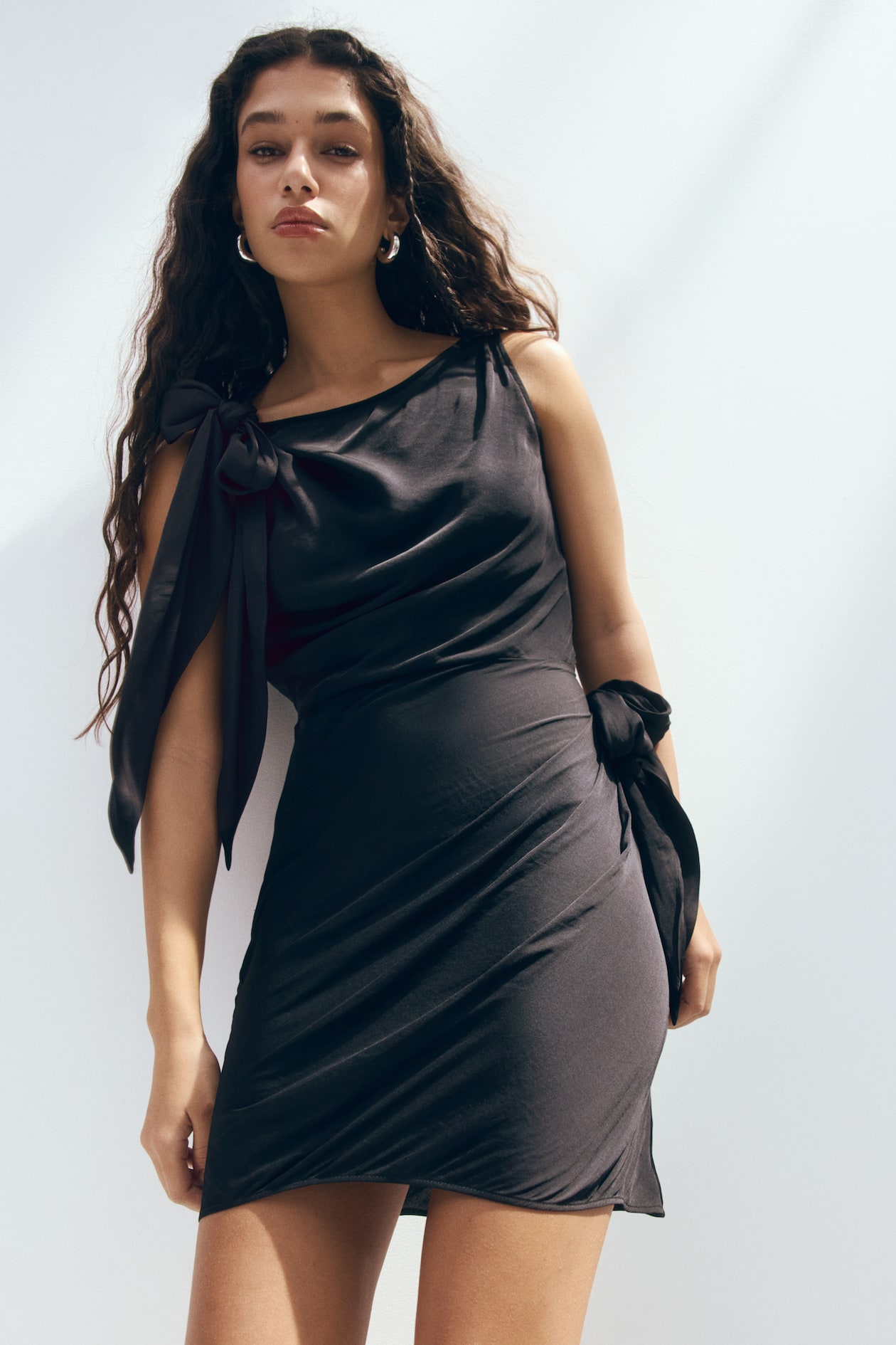black dress with tie neck Ladies - Tie-Detail Boat-Neck - Size: XS Who wrote “Black Soul SBLooks-Nneoma 25 Hips Size:17M