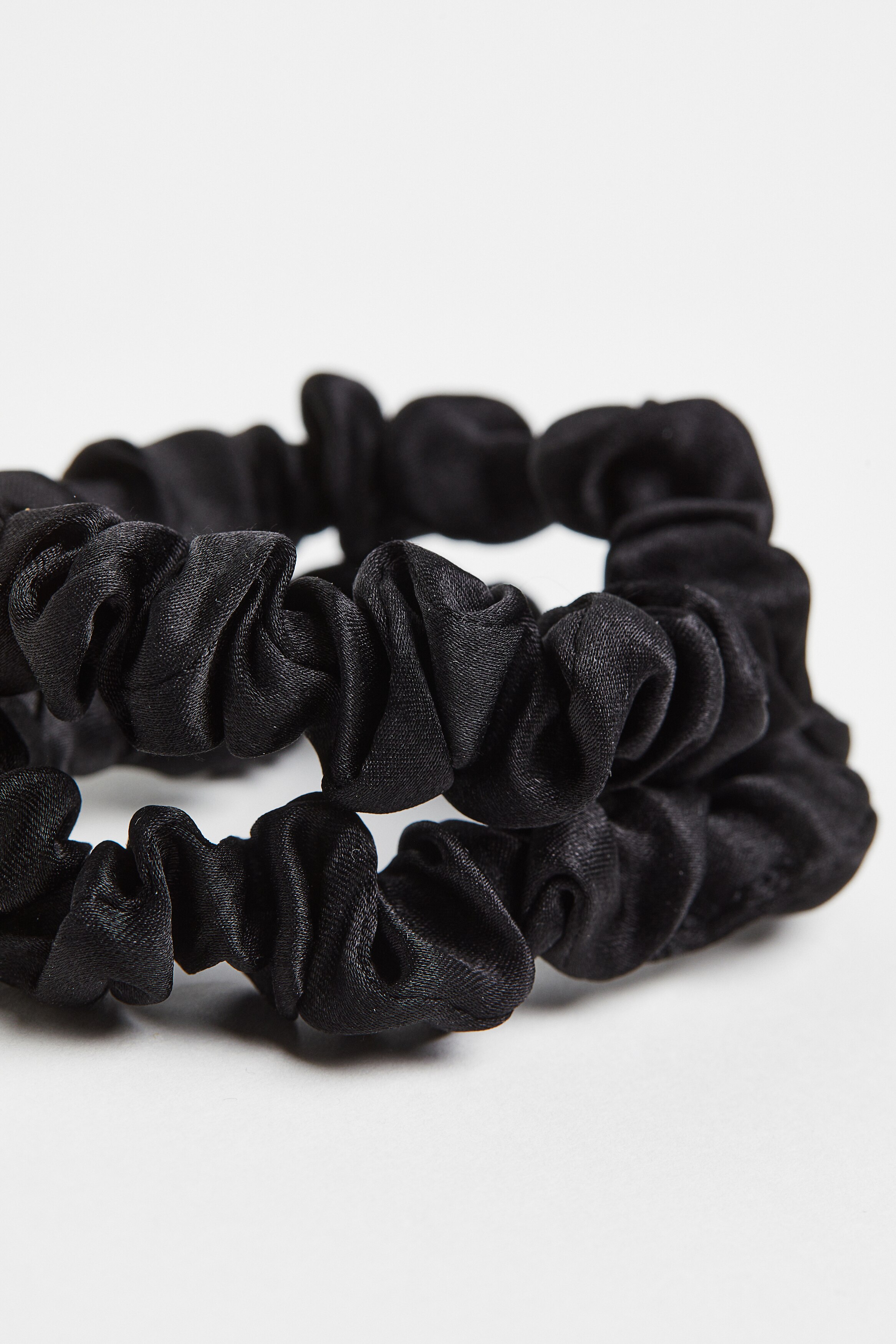 Navaris Seiden-Scrunchies – 2er Set, Schonende Haargummis Aus Echter Seide, Schwarz