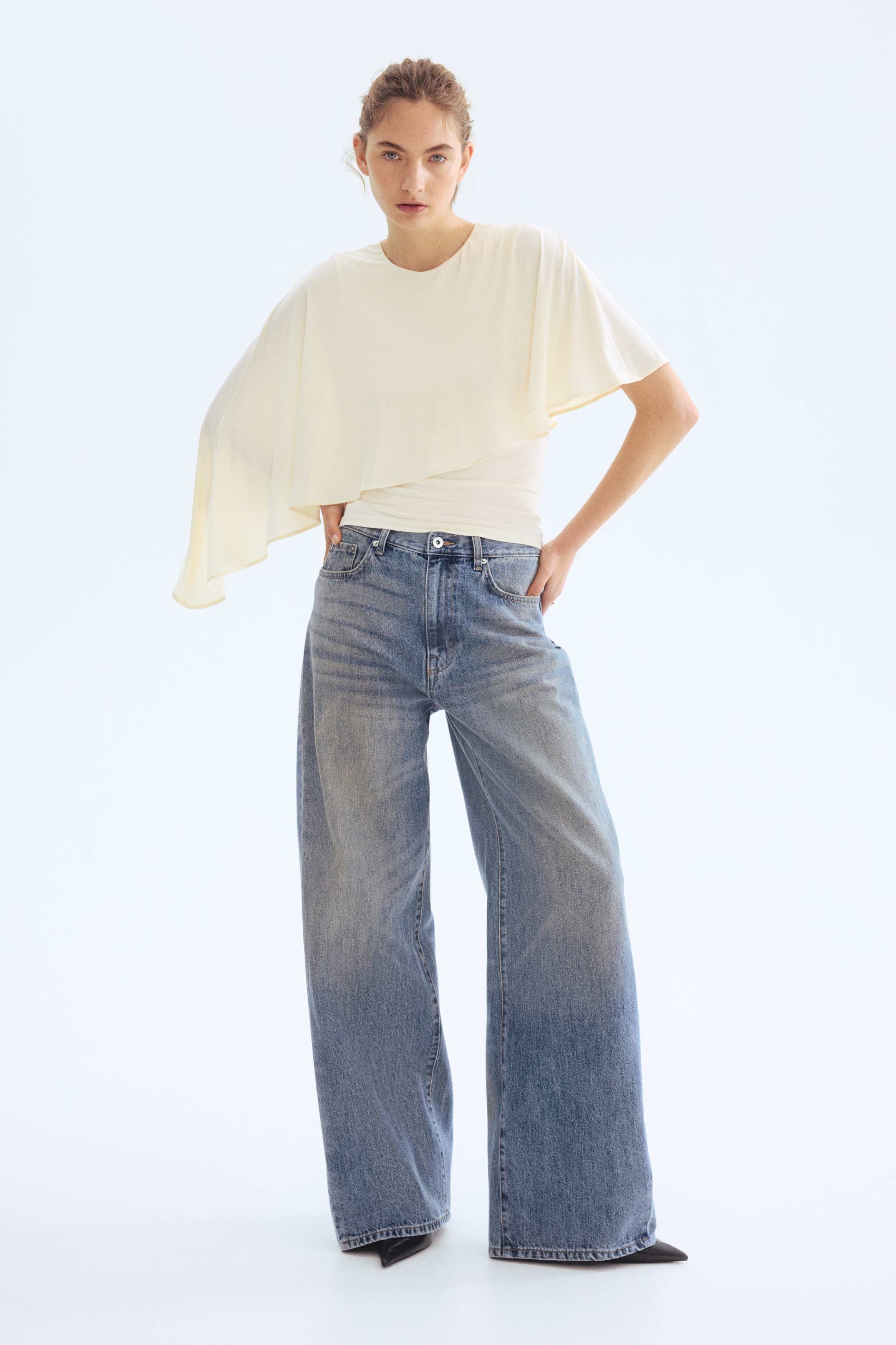 Μπλούζα με πρόσθετη στρώση σε στυλ κάπας - Απαλό πορτοκαλί/Μαύρο