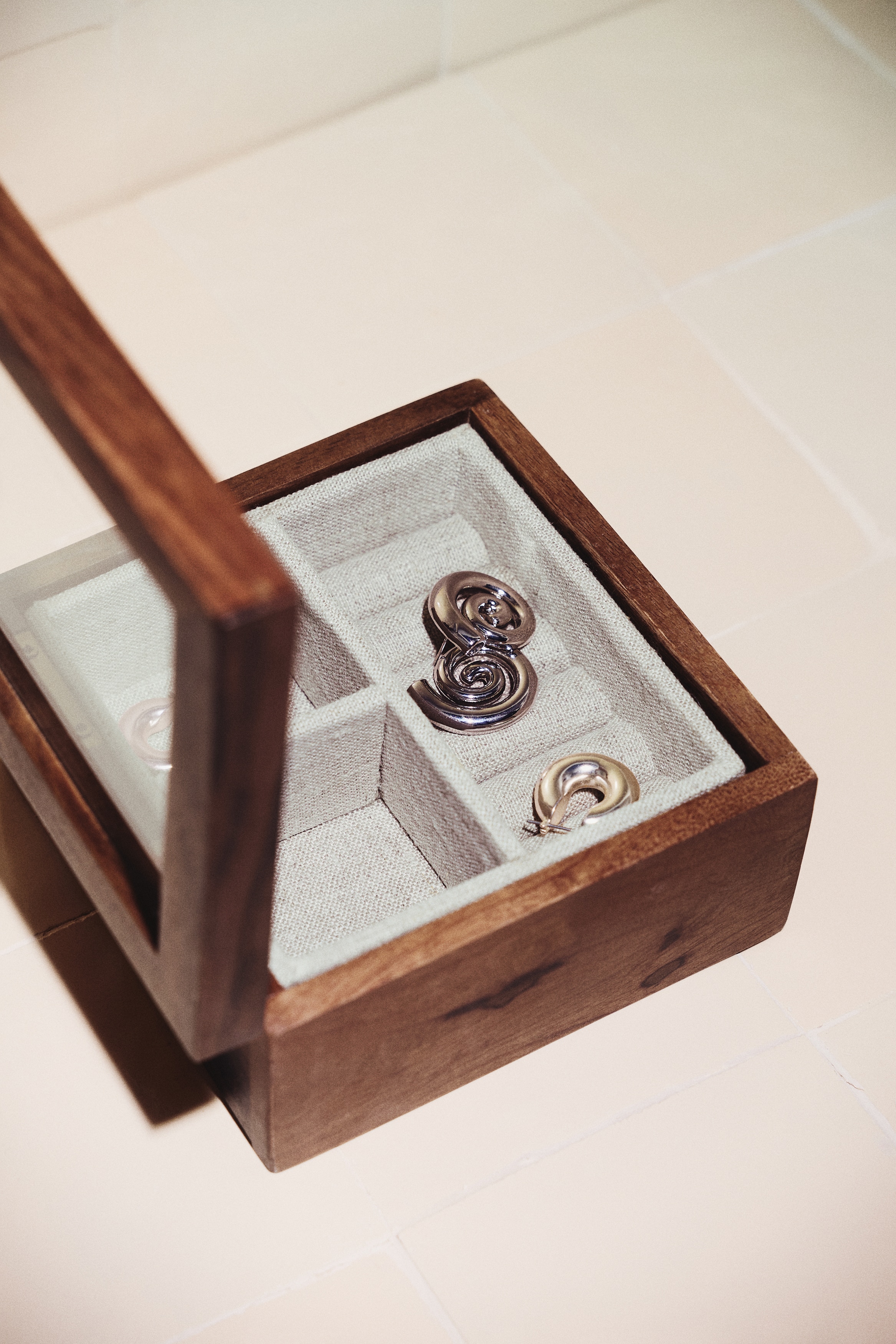 Small wooden jewellery box - Dark brown