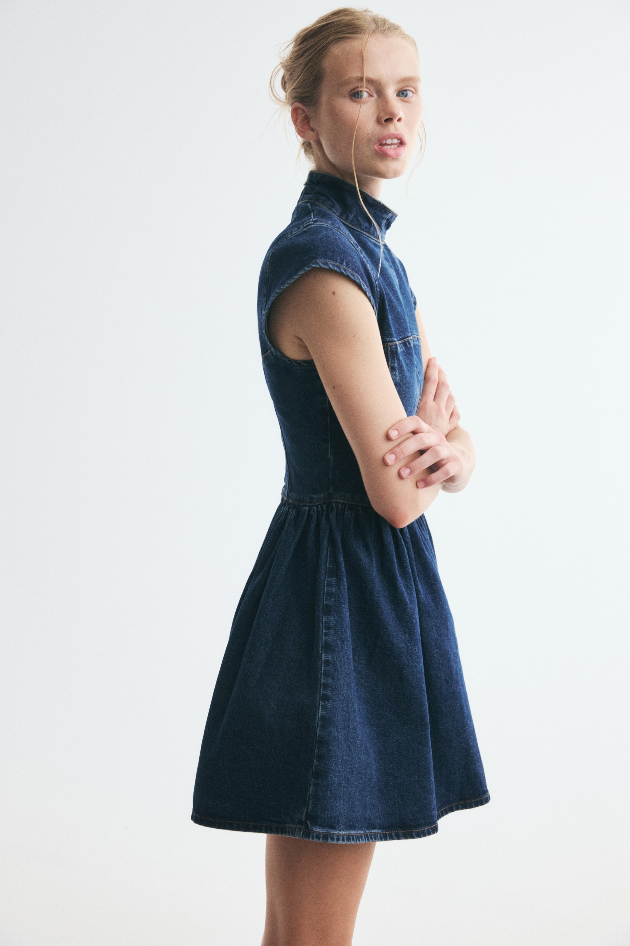 Grotere afbeelding bekijken: Denim jurk met uitlopende rok - Donker denimblauw - DAMES | H&M BE 1