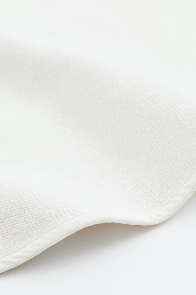 Tufted-motif cotton rug - White/Panda - 2