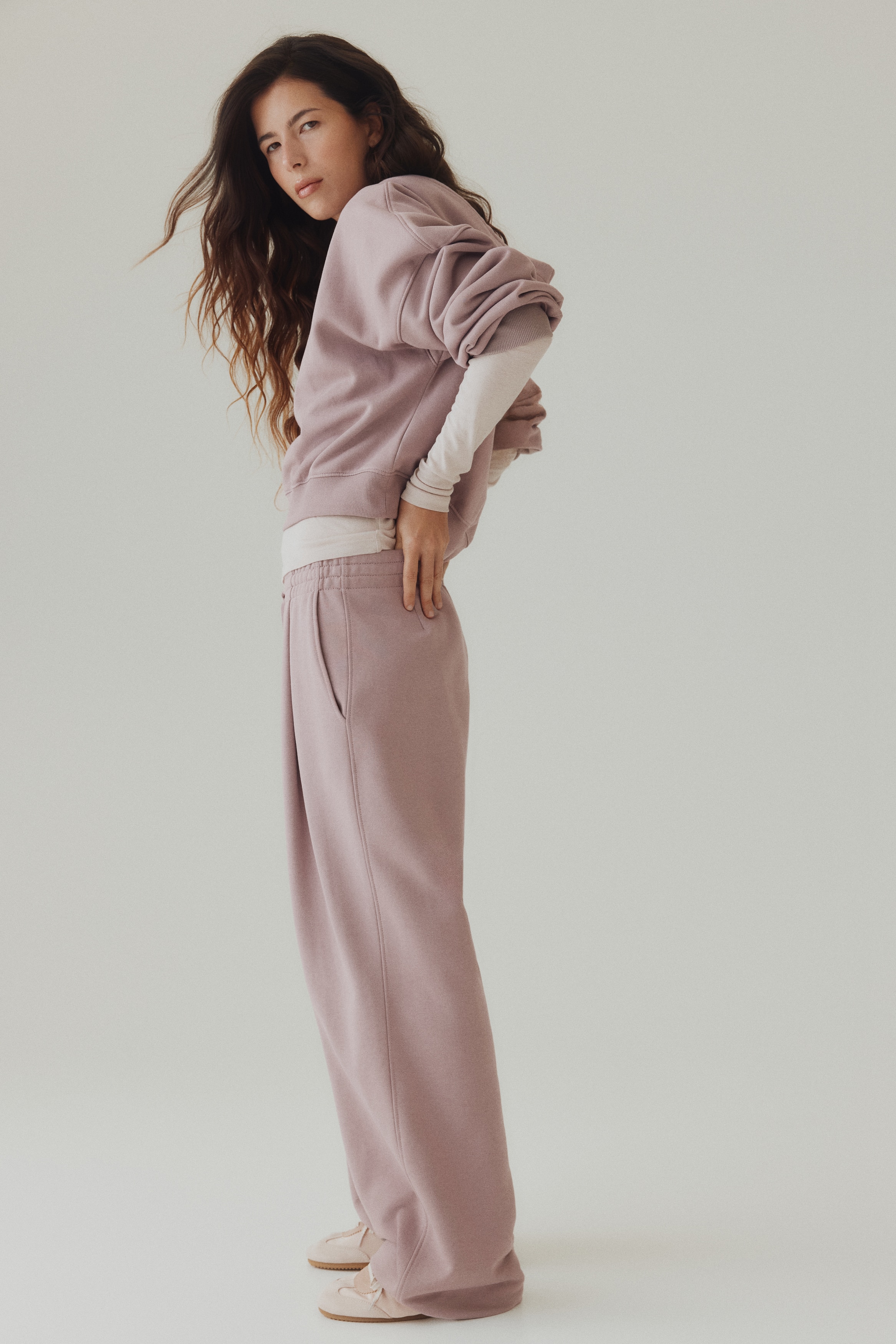 Pleat-front sweatpants