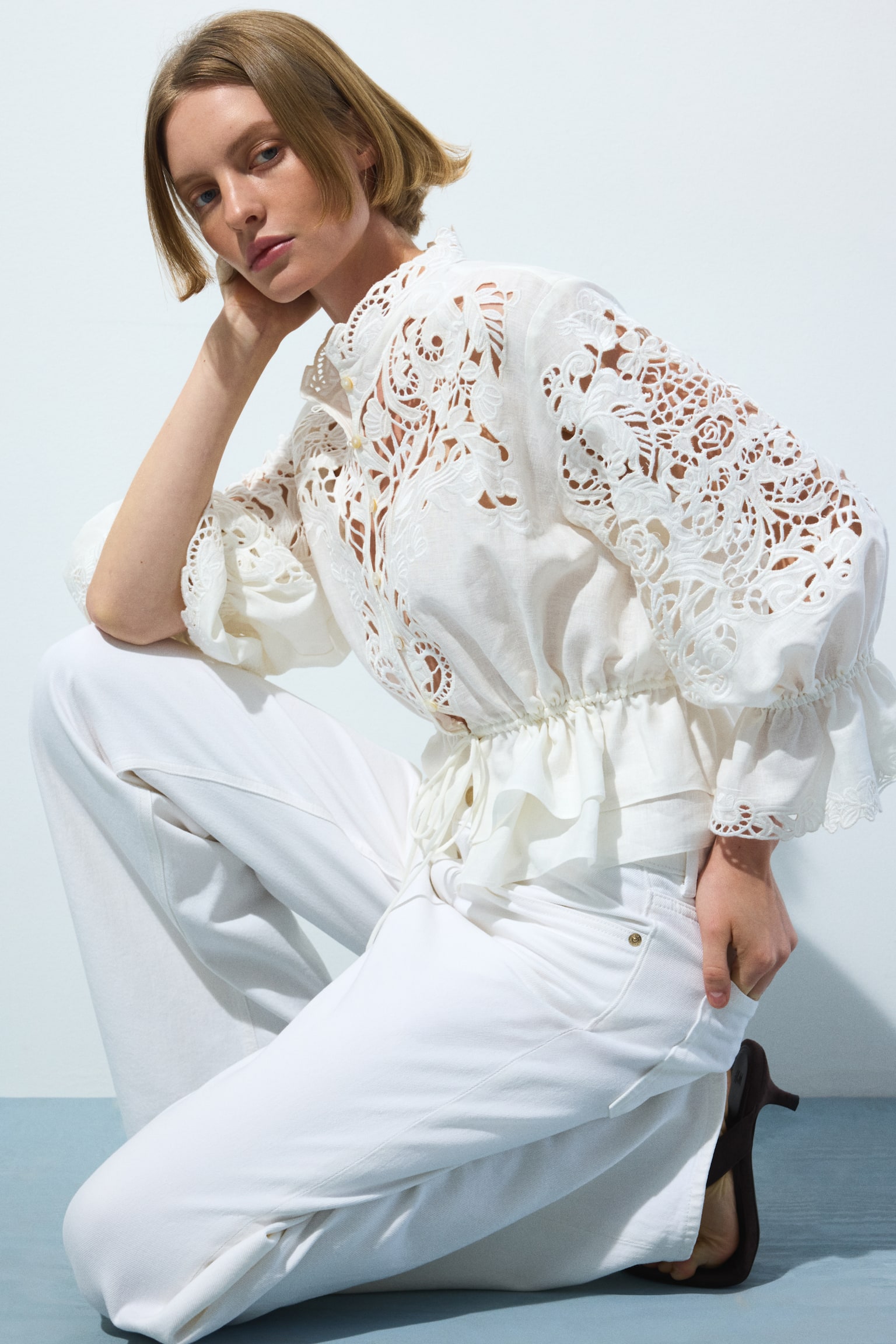 Blusa en mezcla de lino con bordado inglés - Blanco/Negro - 5