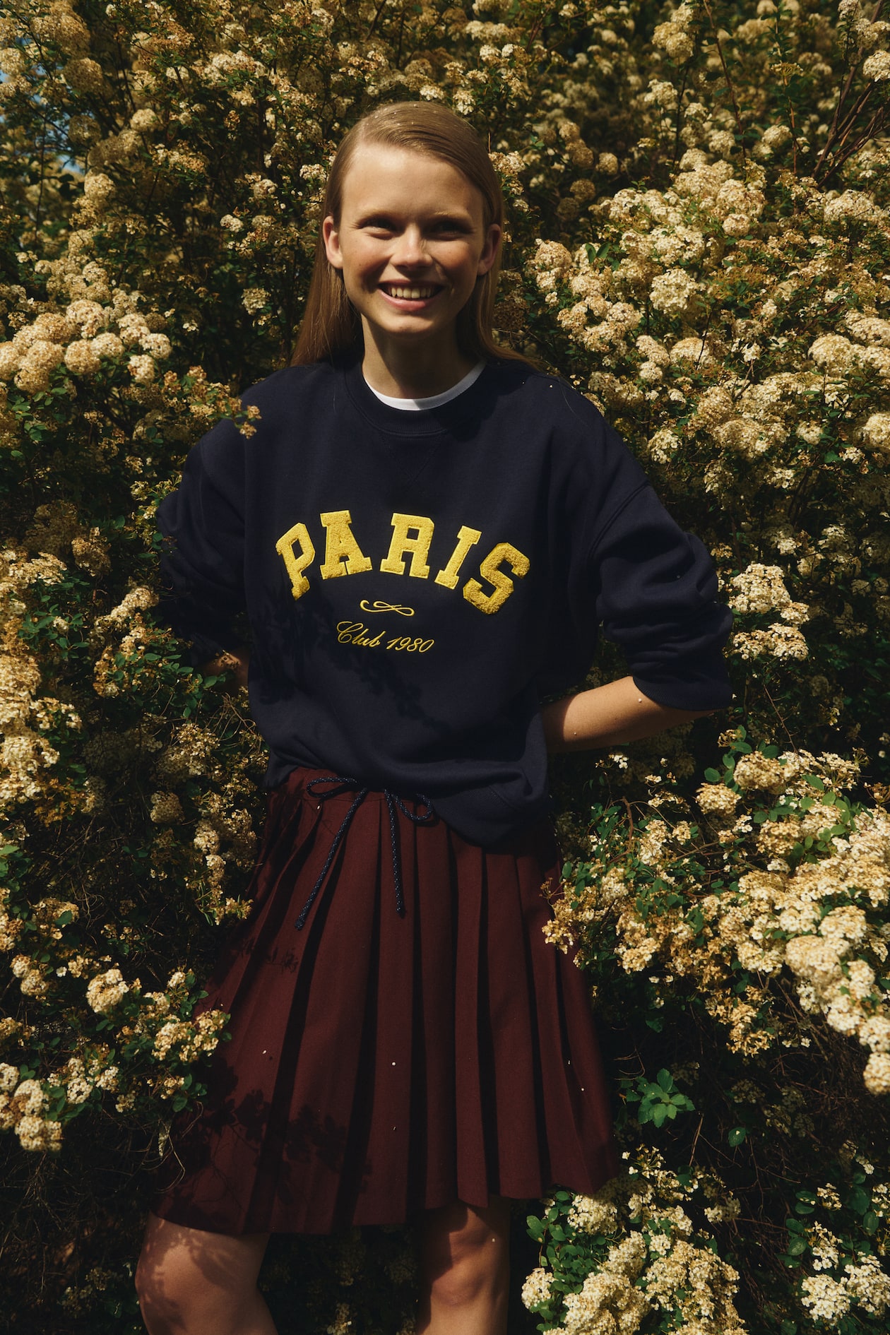 Sweatshirt with Text Motif - image 2