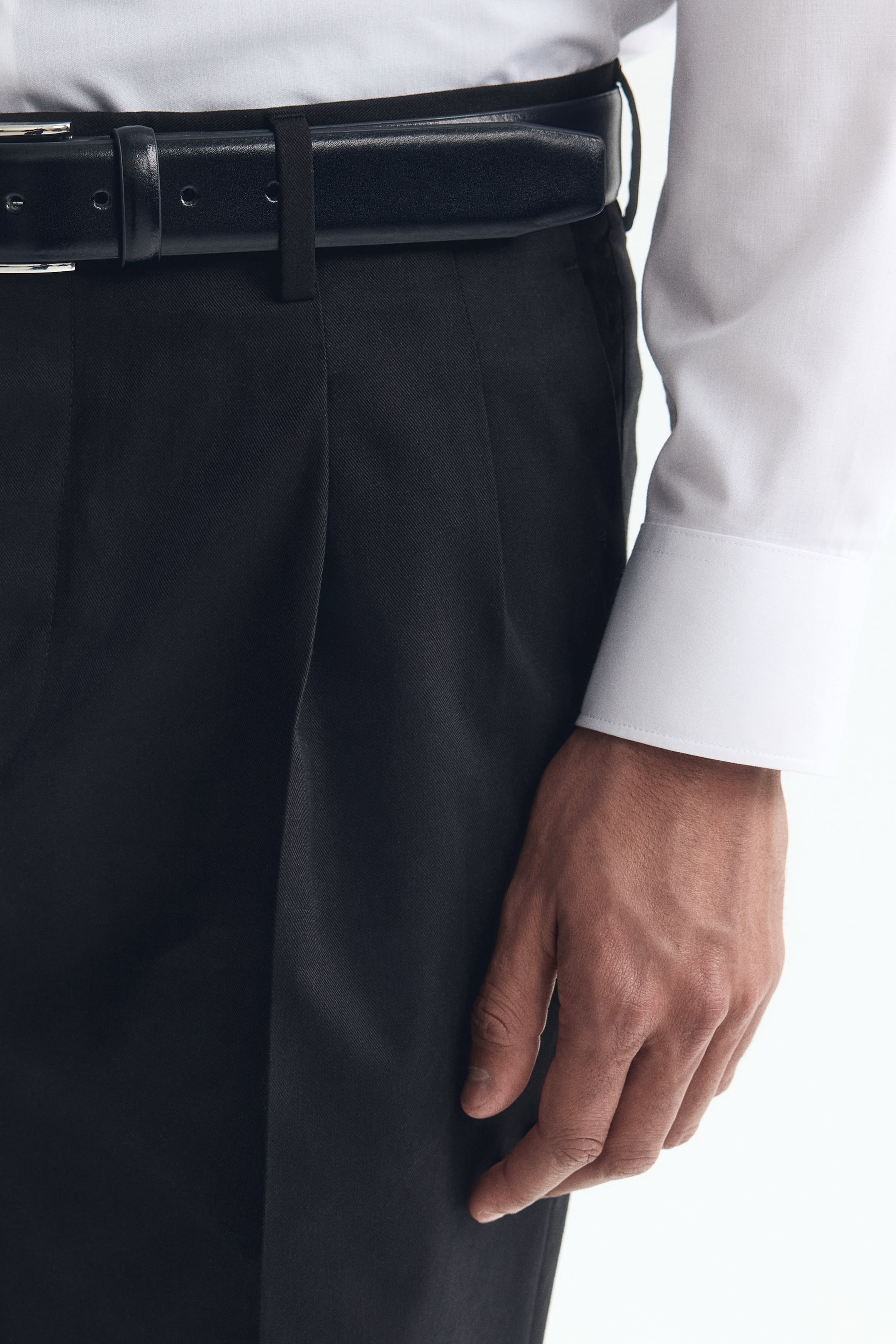 Loose-Fit Tailored Pants