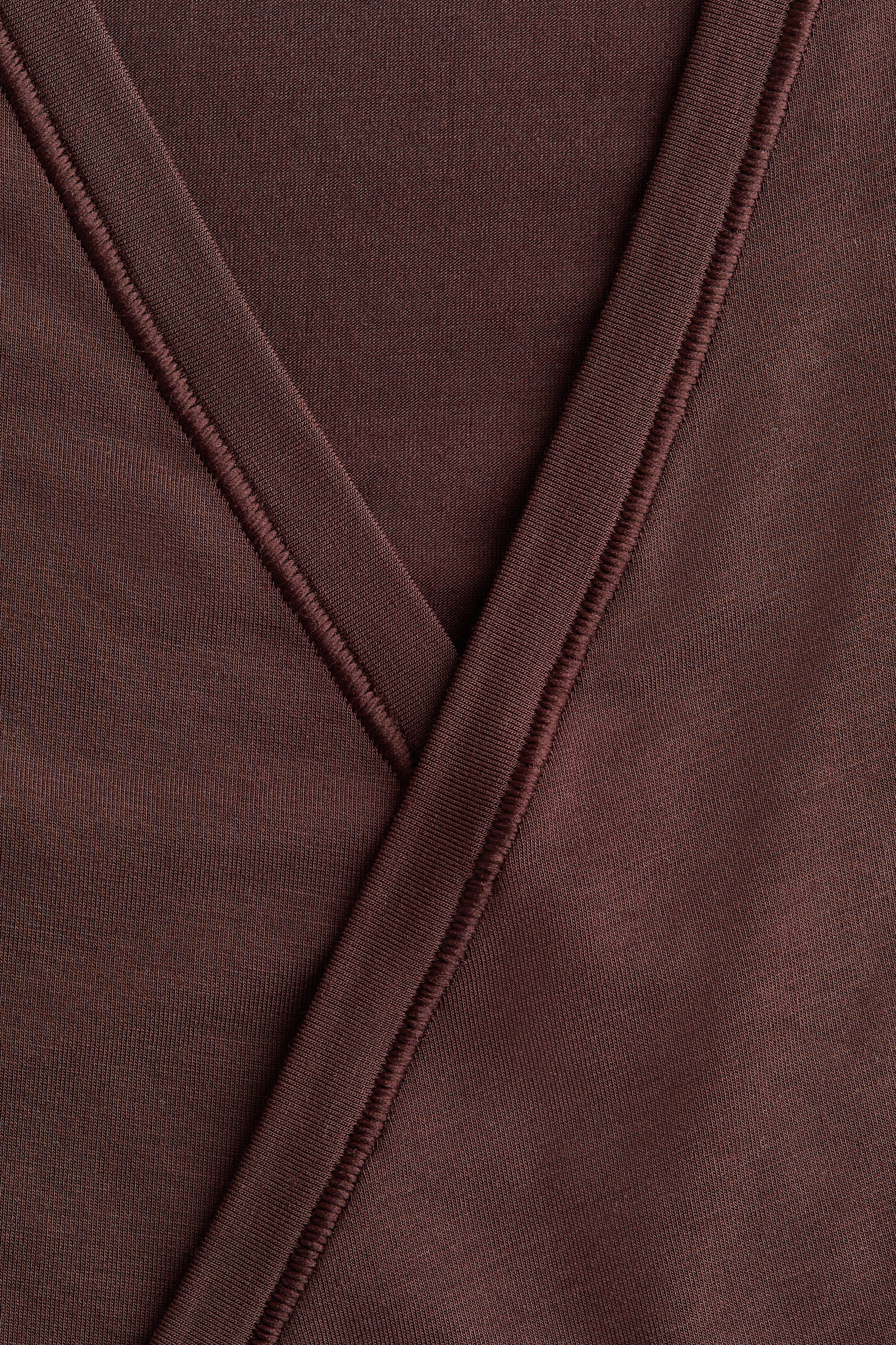 Größeres Bild anzeigen: Sportshirt im Wickelschnitt aus Modal - Warmes Braun - Ladies | H&M AT 3