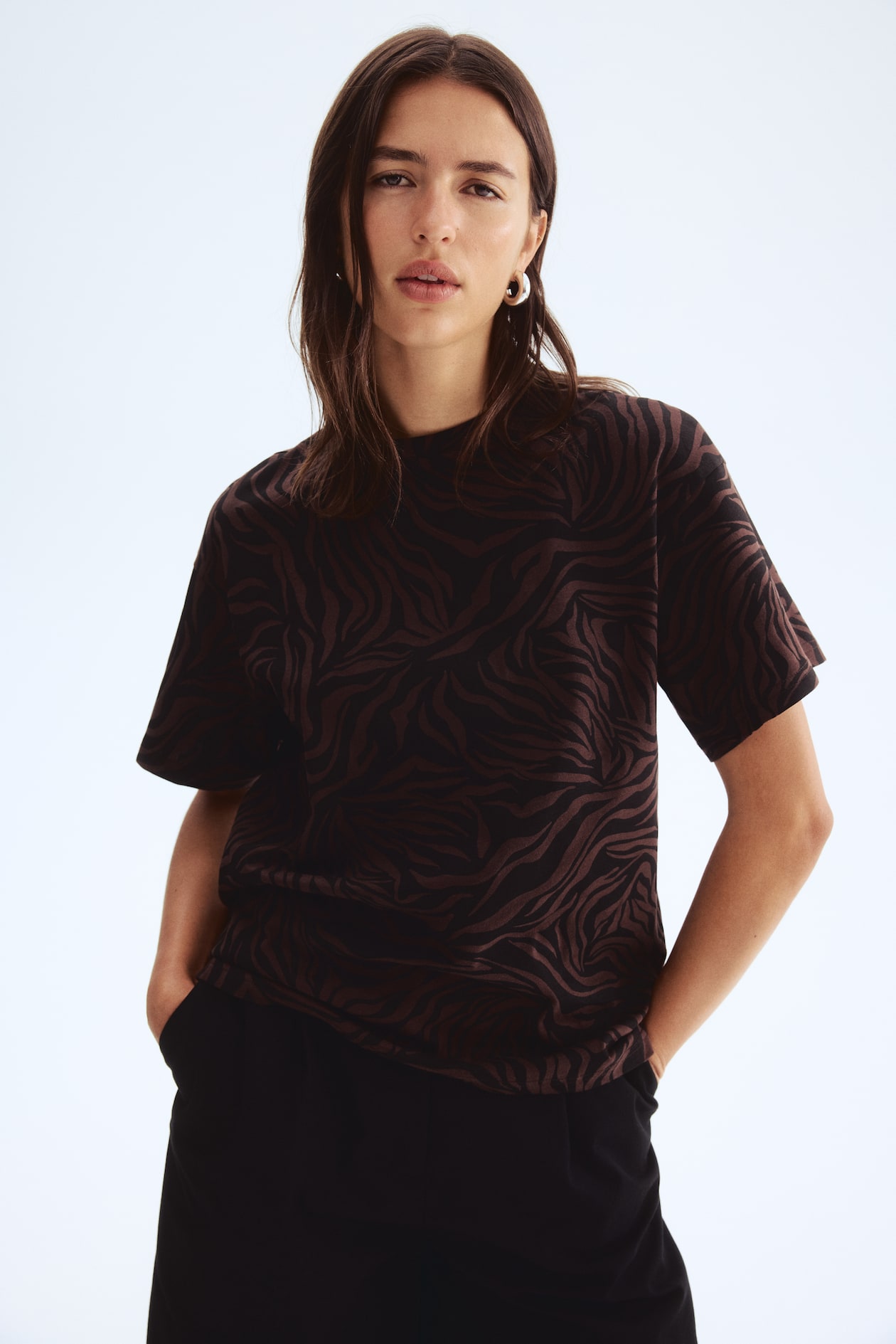 T-shirt oversize - Marron foncé/motif noir - FEMME | H&M FR
