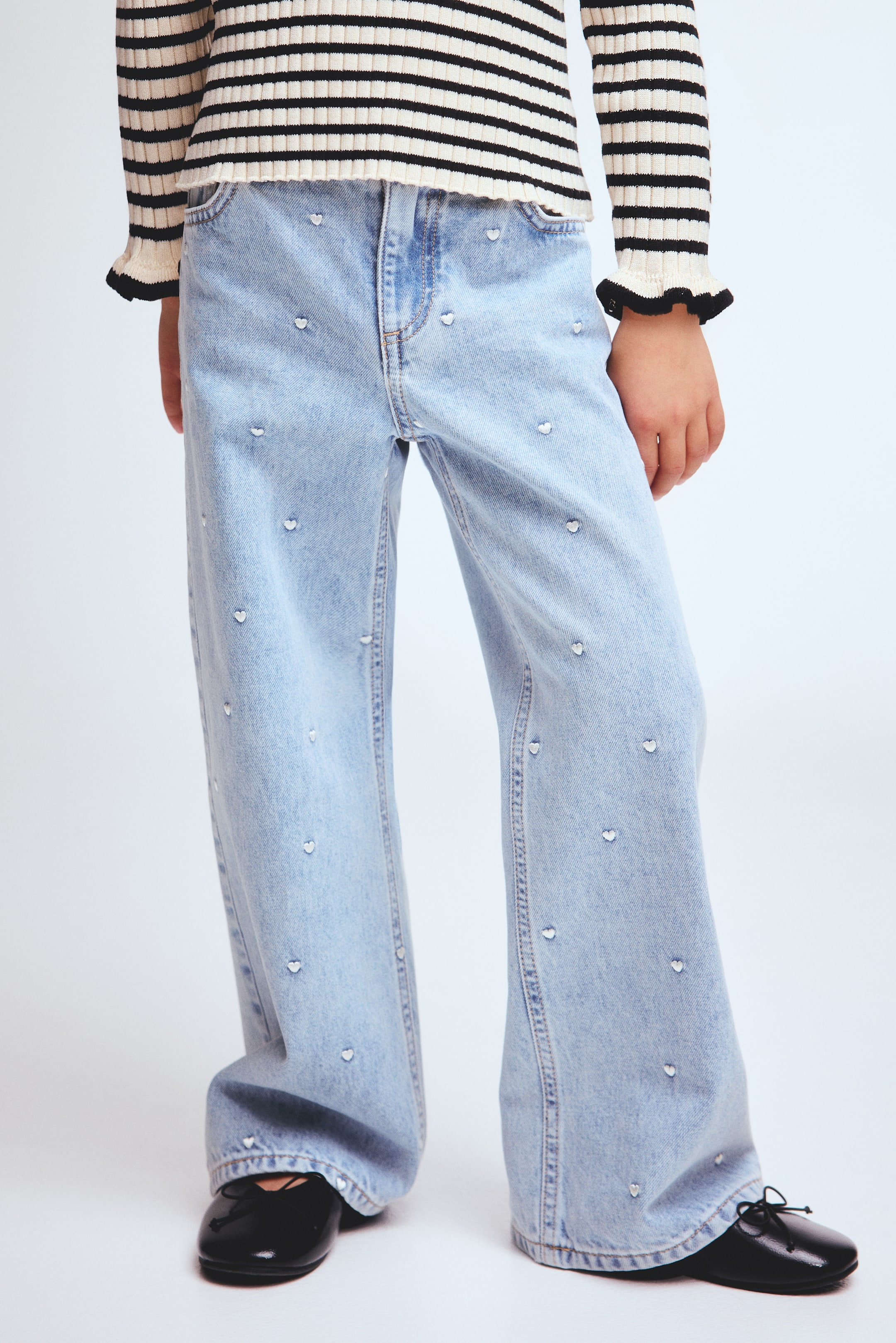 拡大画像を表示: デザインワイドレッグデニム - ライトデニムブルー／ハート - Kids | H&M JP 2