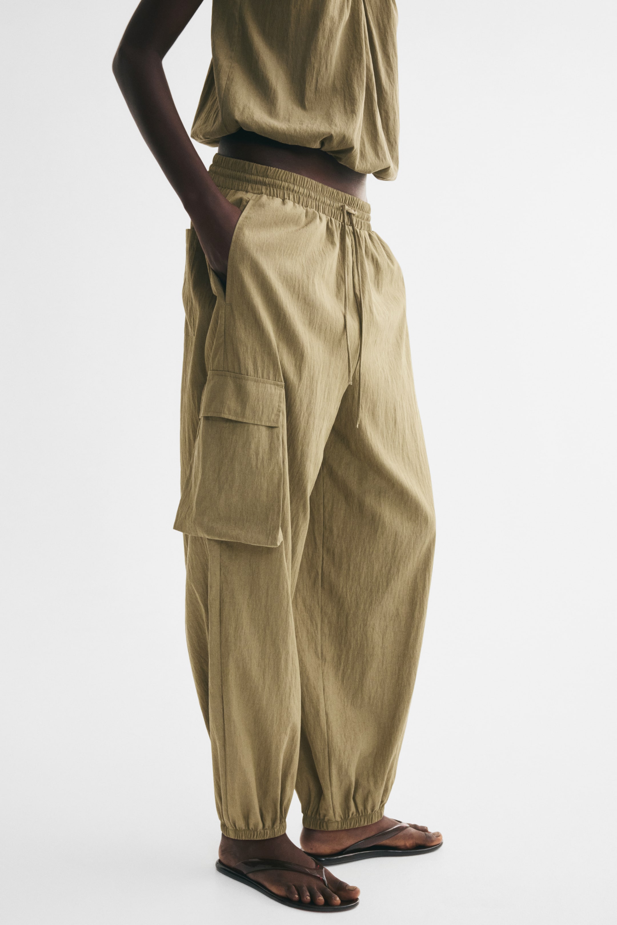 View larger image: Loose-fit barrel trousers - Khaki green - Ladies | H&M MY 1